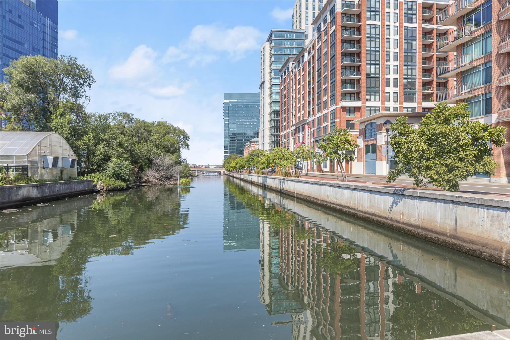 HARBOR EAST - Residential