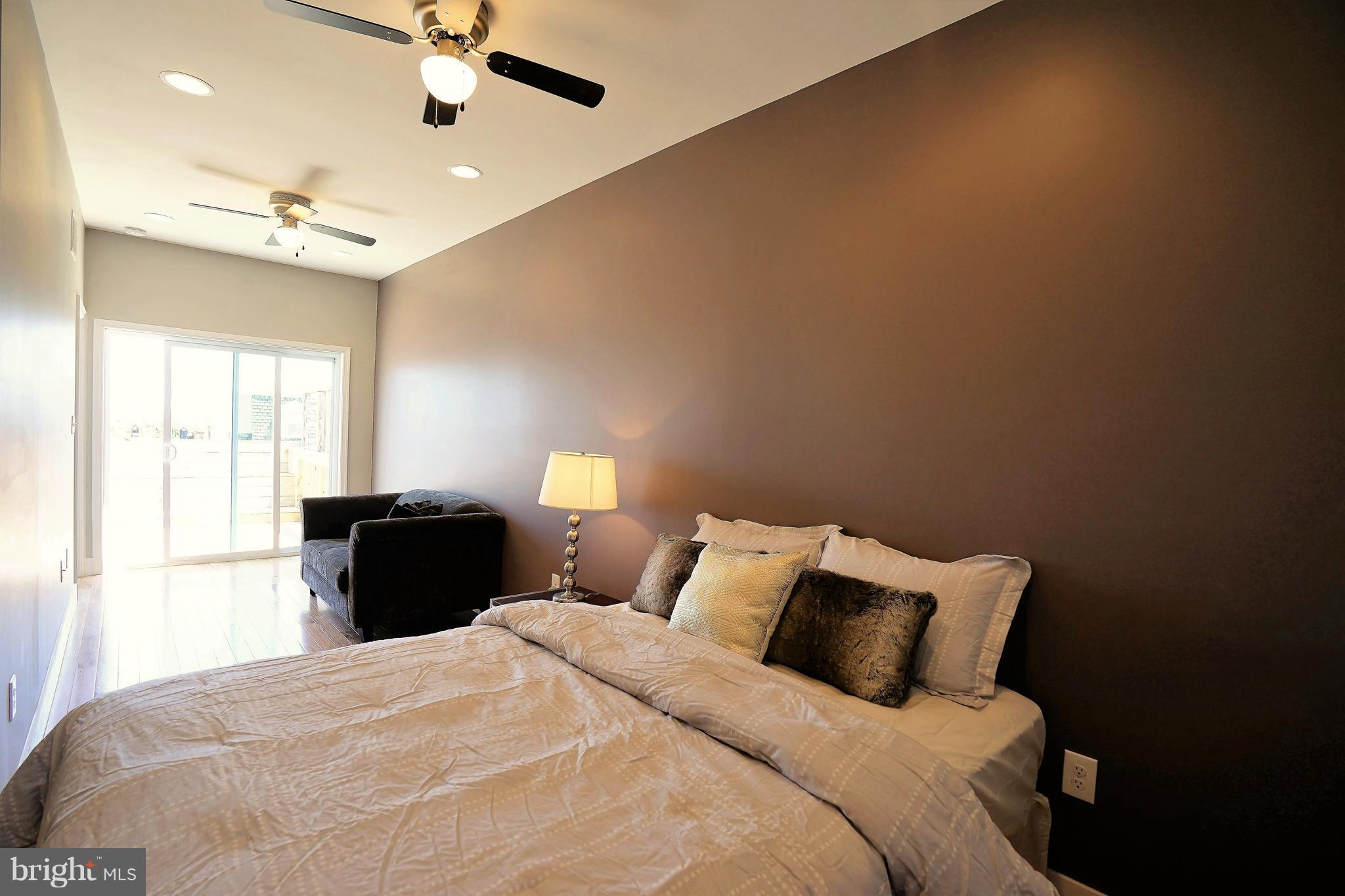 RIVERSIDE - Residential Lease