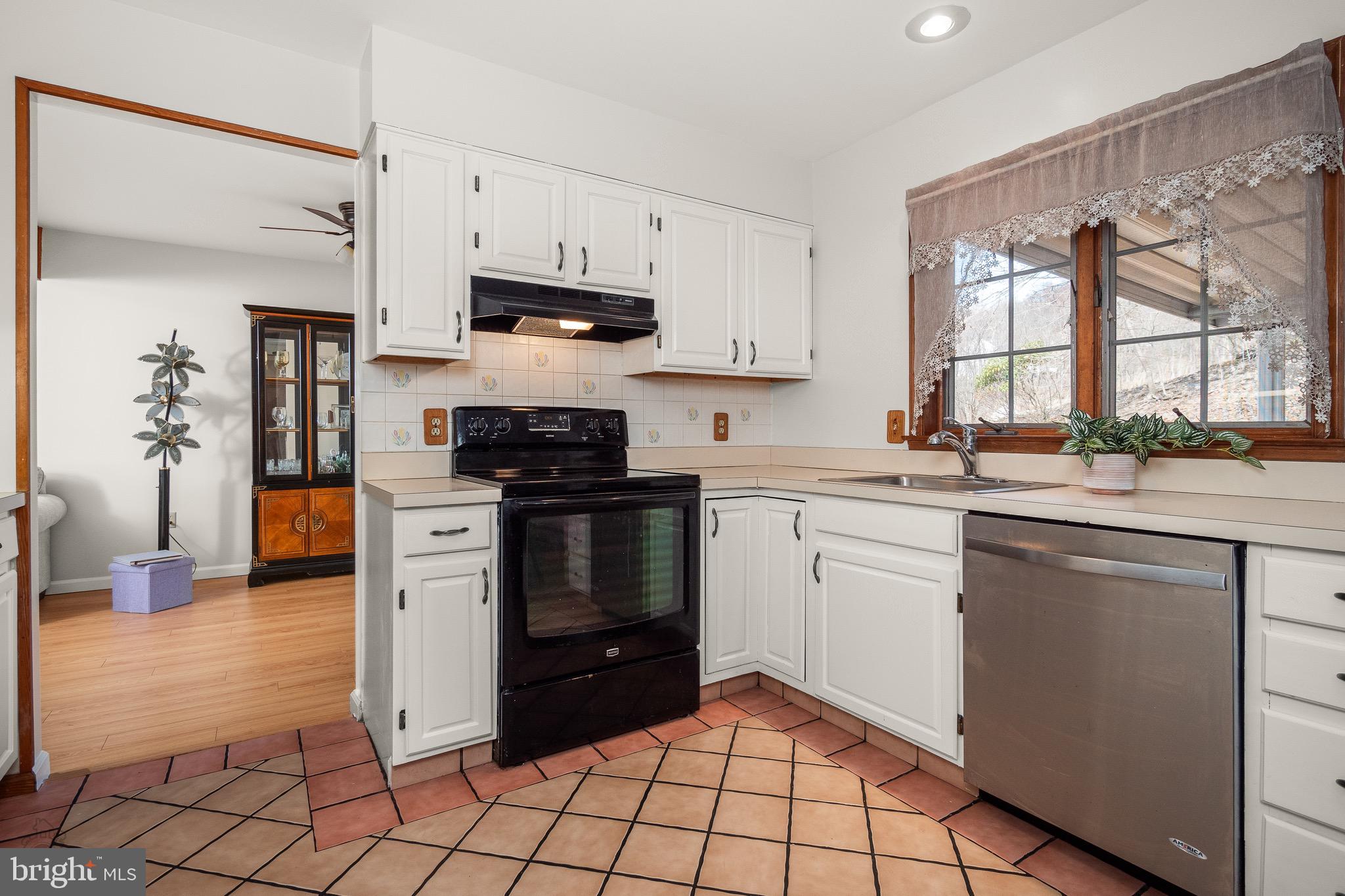 YORKTOWNE - Residential