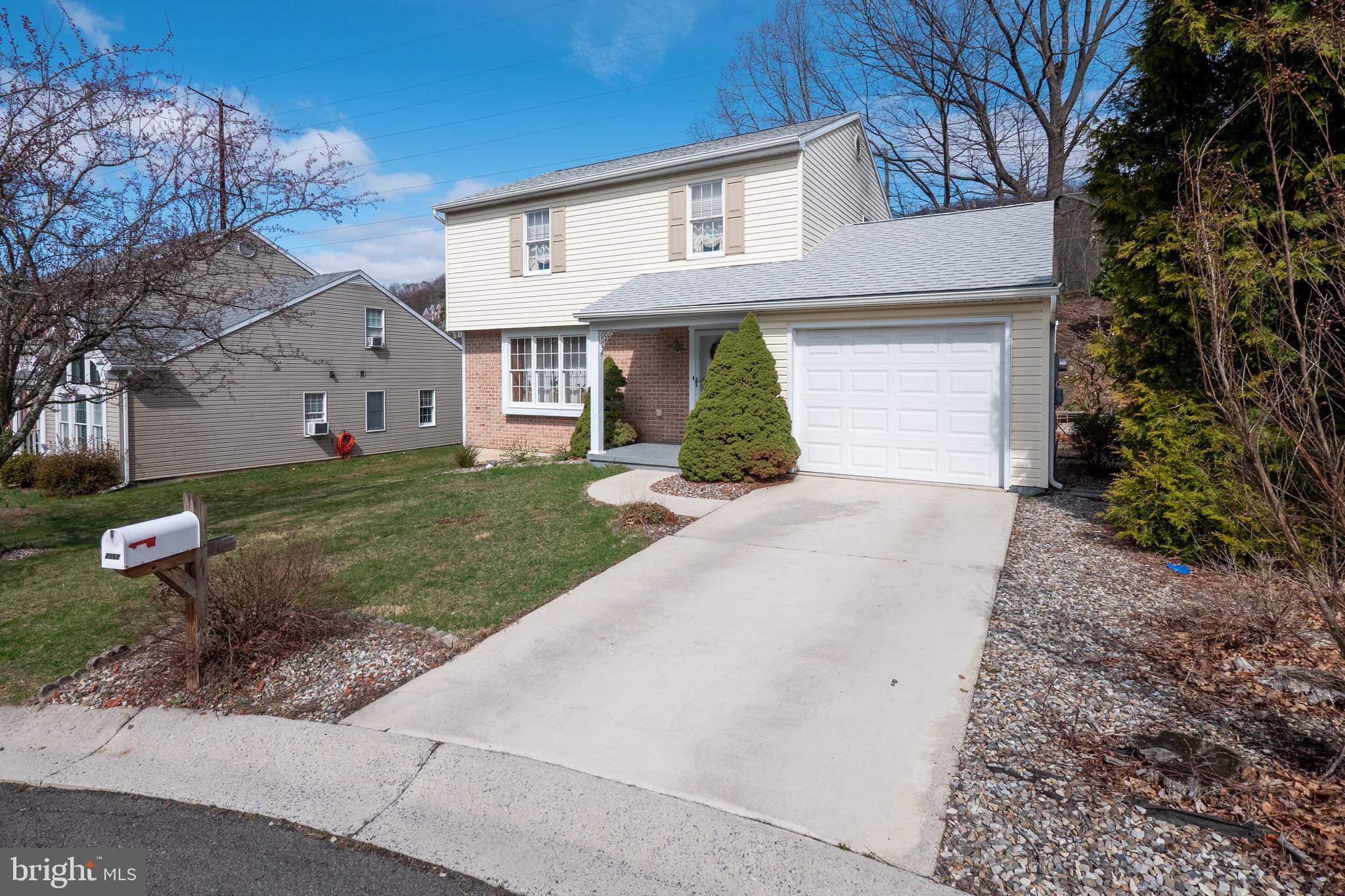 YORKTOWNE - Residential