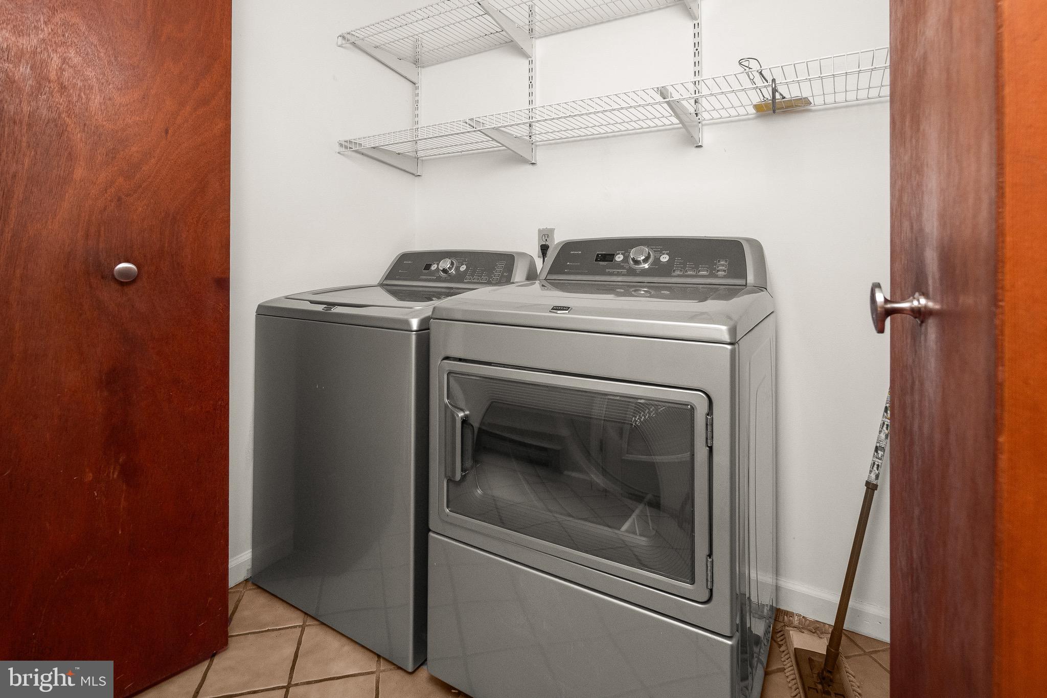 YORKTOWNE - Residential