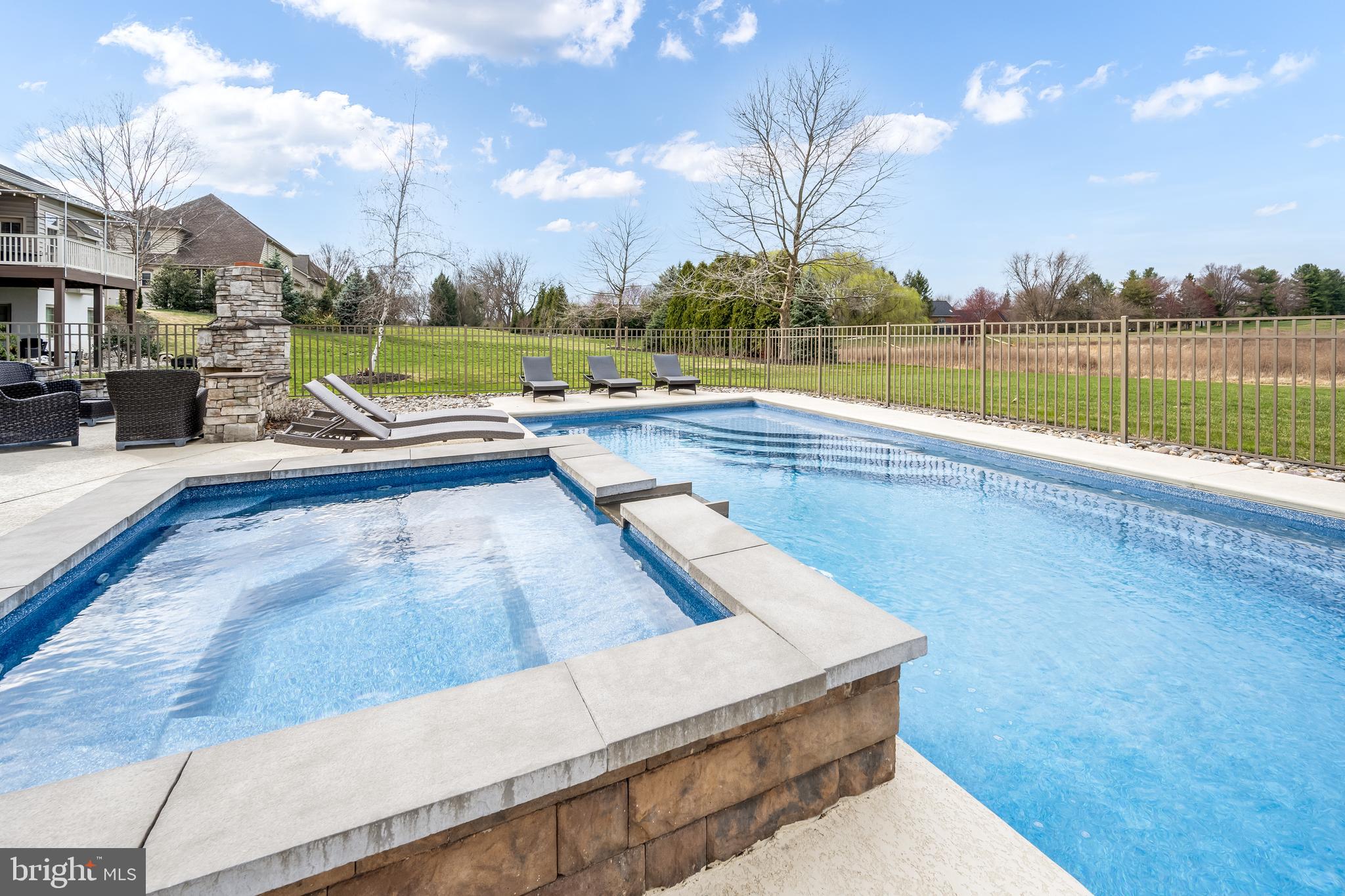 SUNSET RIDGE - Residential