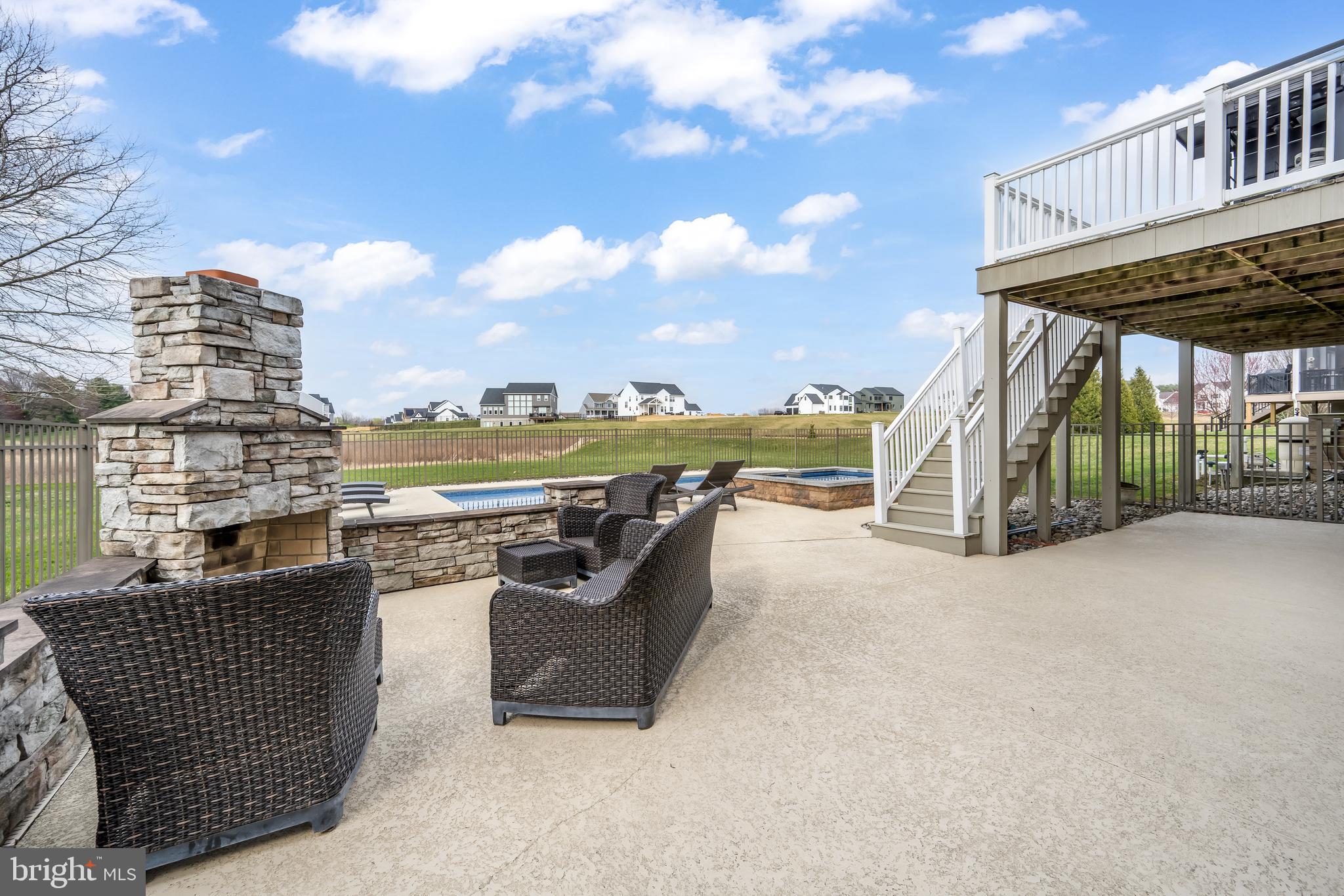 SUNSET RIDGE - Residential