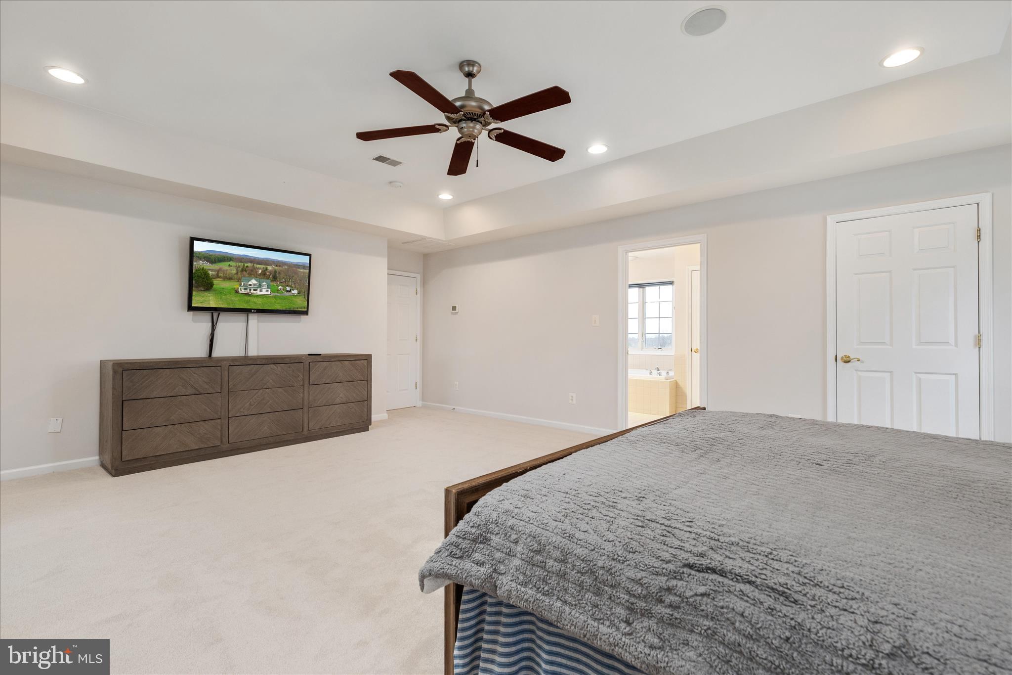 BOLINGTON ROAD - Residential