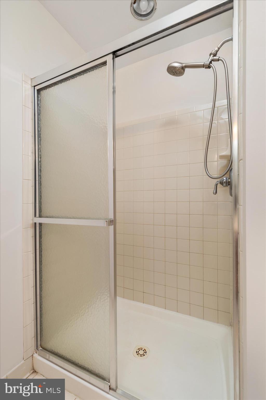 BOLINGTON ROAD - Residential