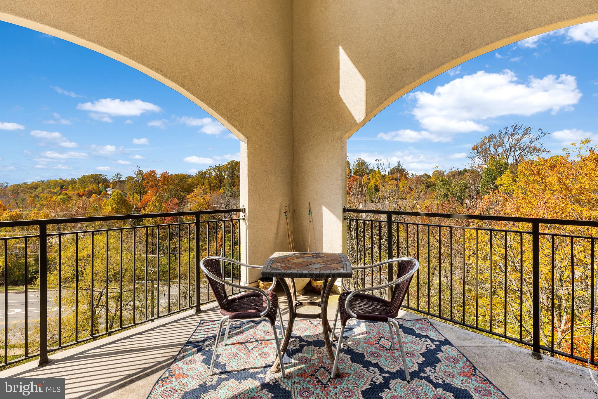 TERRAZZA NEWTOWN SQR - Residential