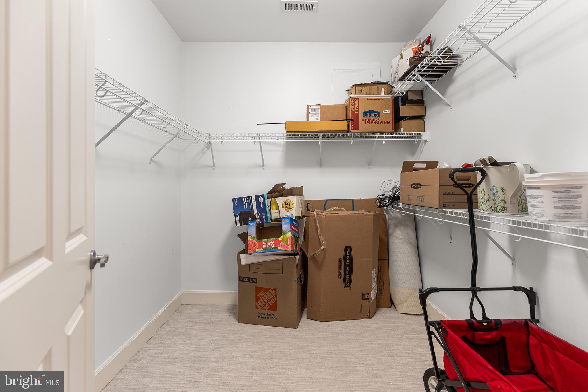 TERRAZZA NEWTOWN SQR - Residential