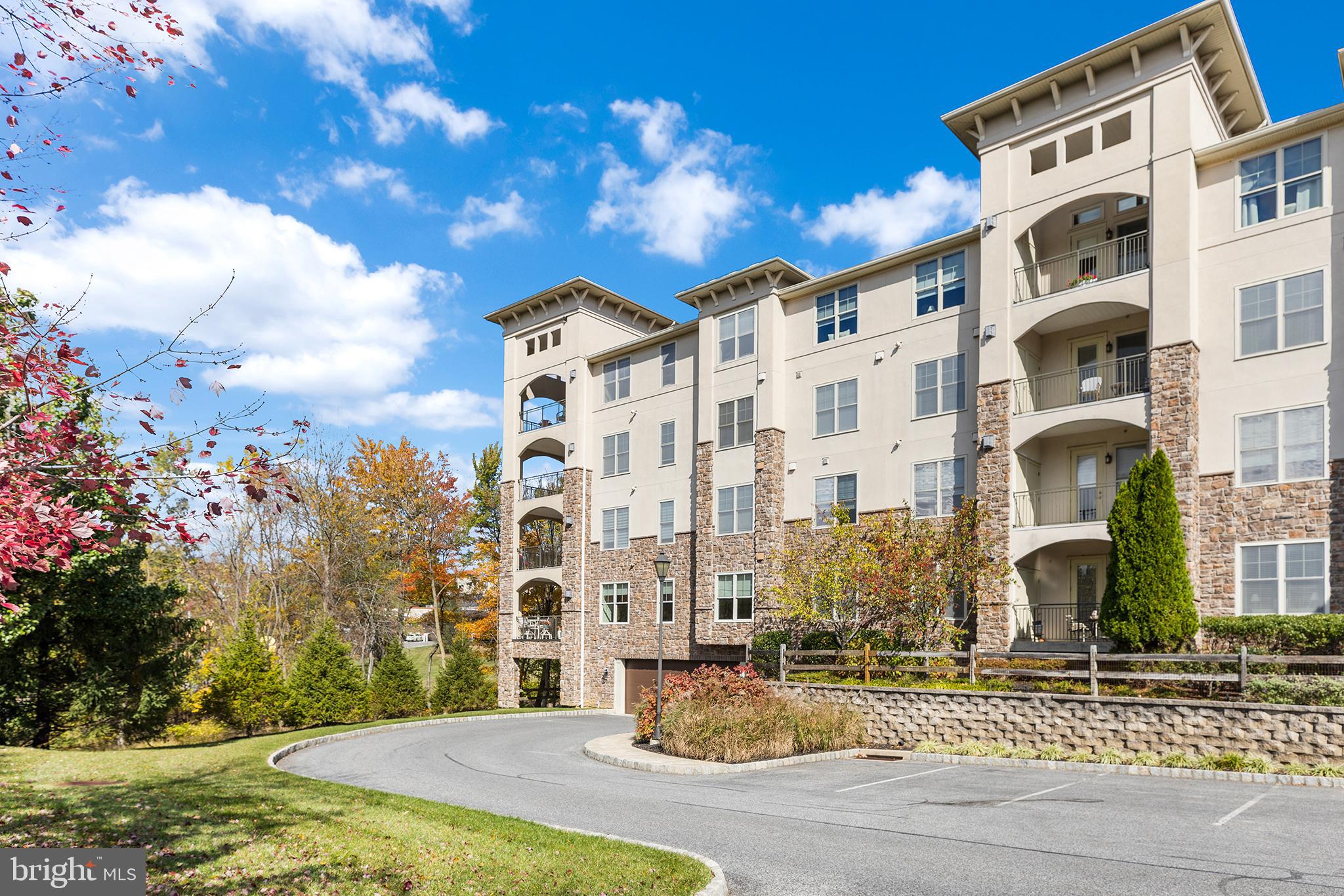 TERRAZZA NEWTOWN SQR - Residential