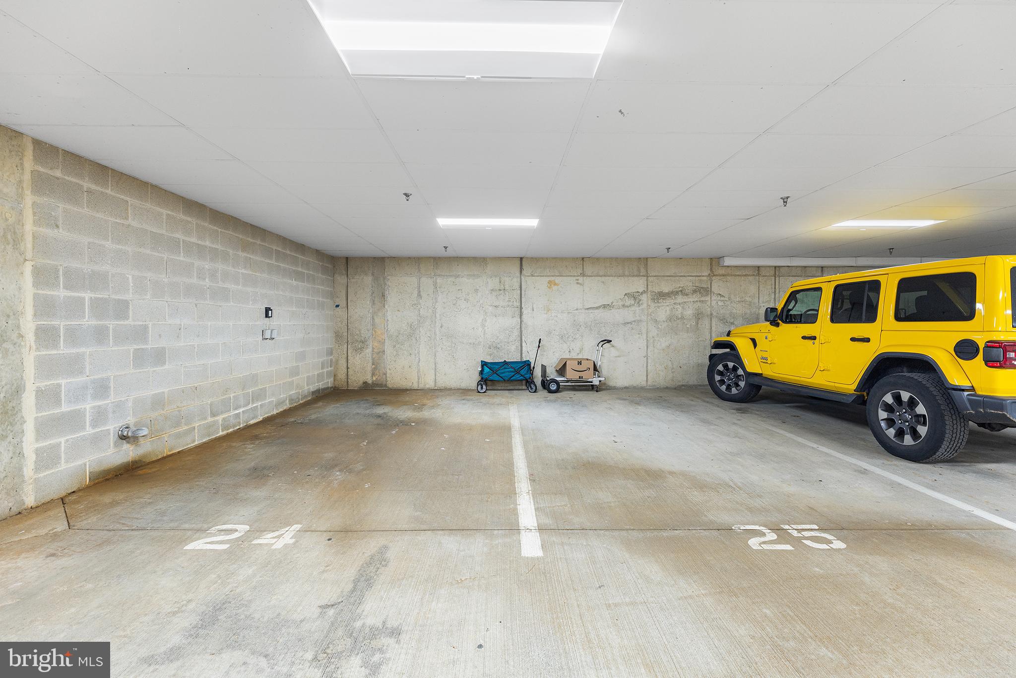 TERRAZZA NEWTOWN SQR - Residential