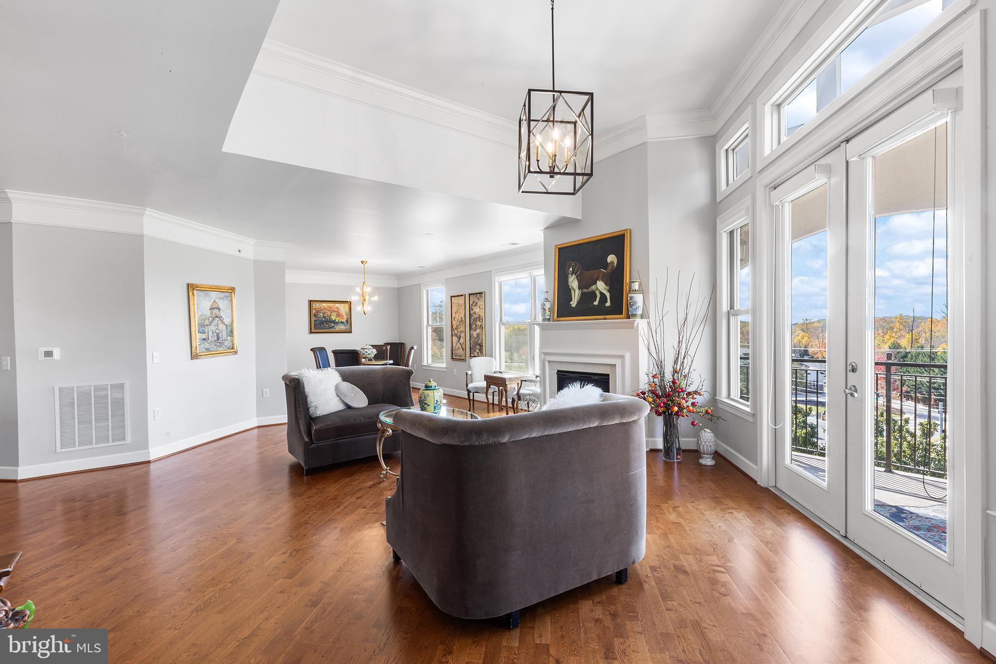 TERRAZZA NEWTOWN SQR - Residential