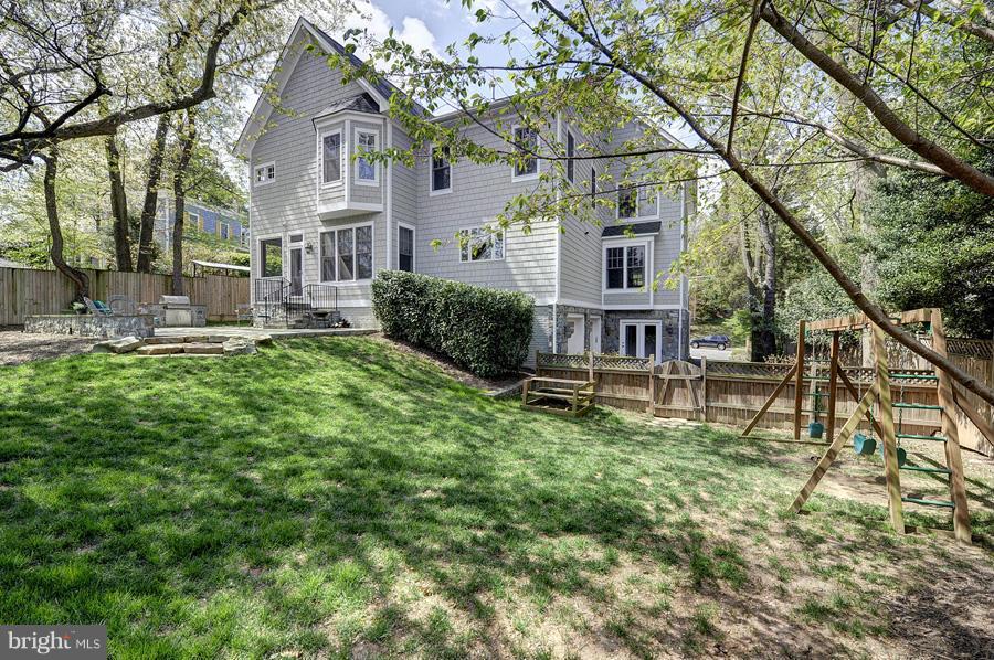 COUNTRY CLUB HILLS - Residential