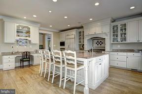 COUNTRY CLUB HILLS - Residential