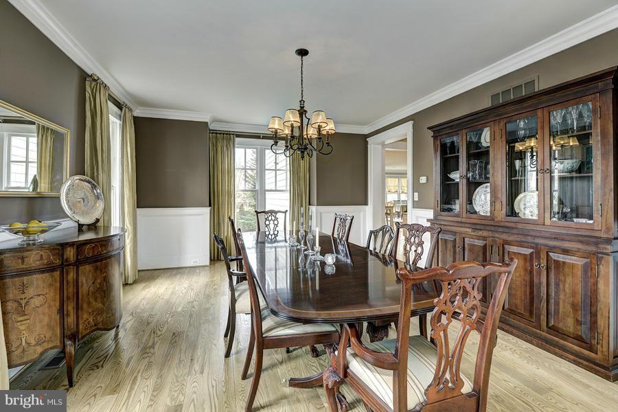 COUNTRY CLUB HILLS - Residential