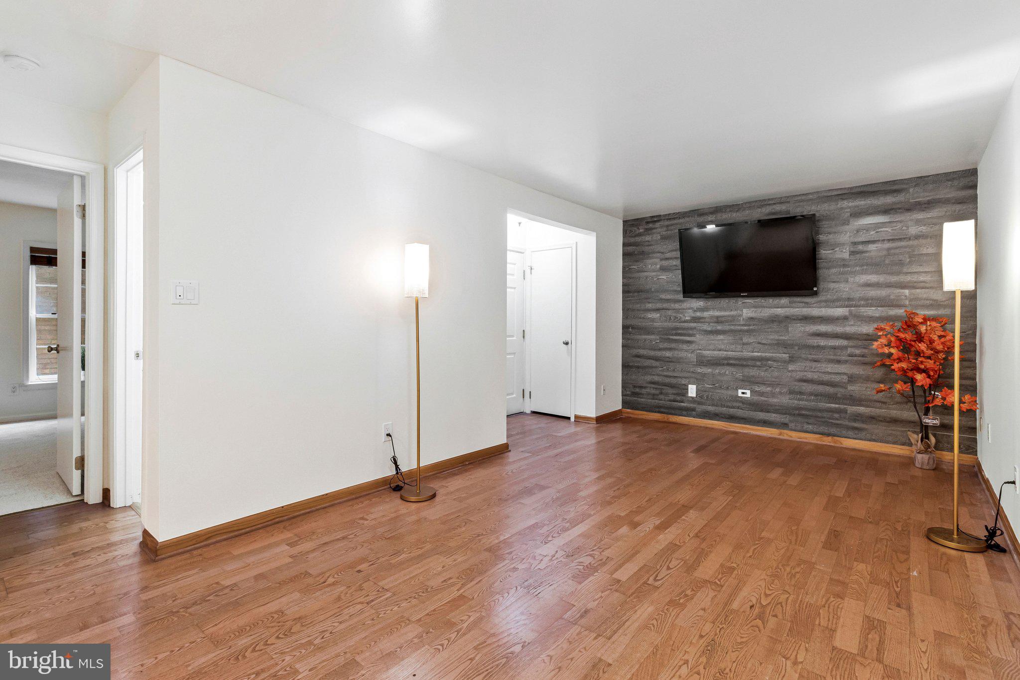 5700 BREWER HOUSE CIRCLE T1