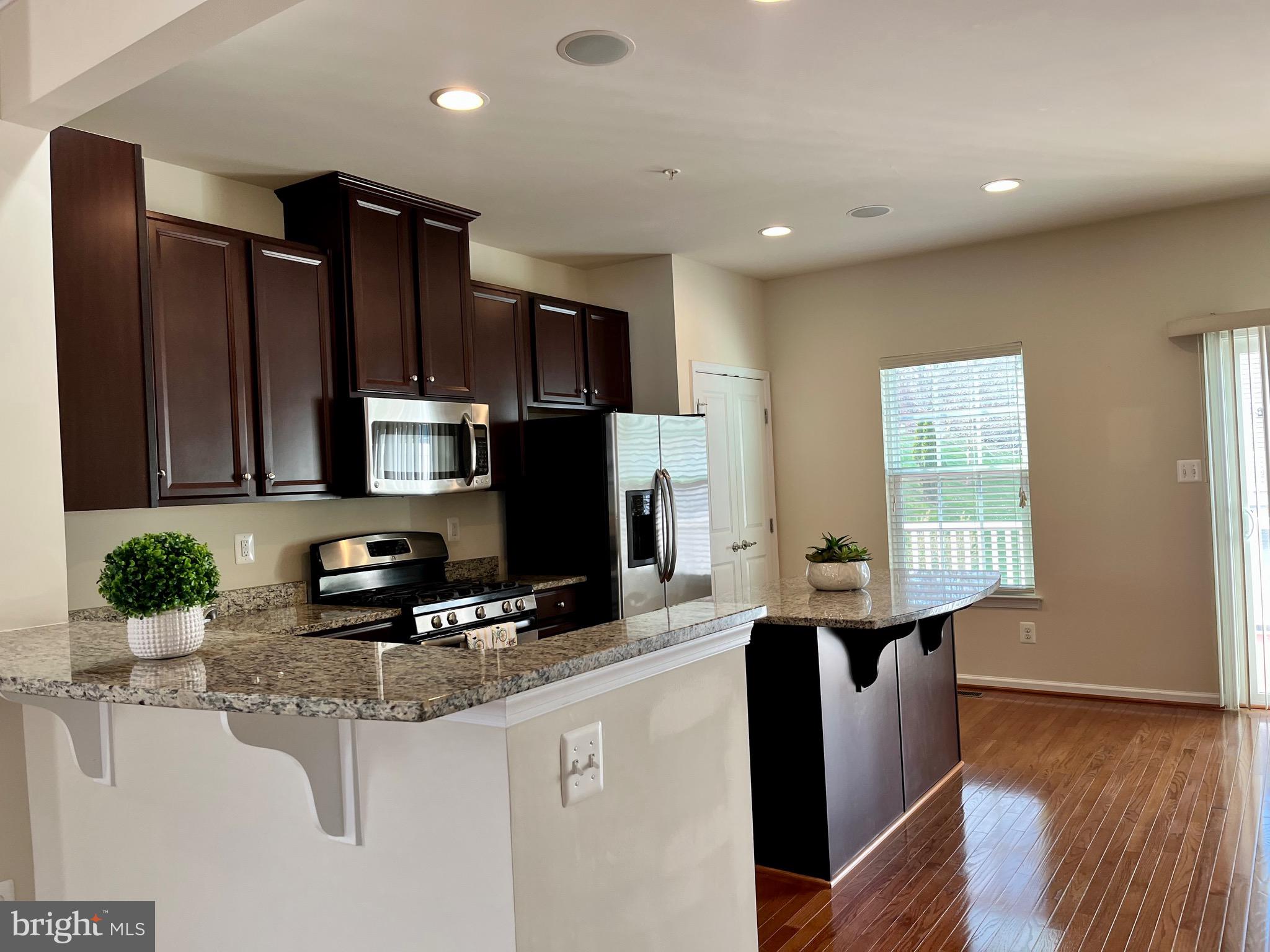 DORCHESTER WOODS - Residential Lease