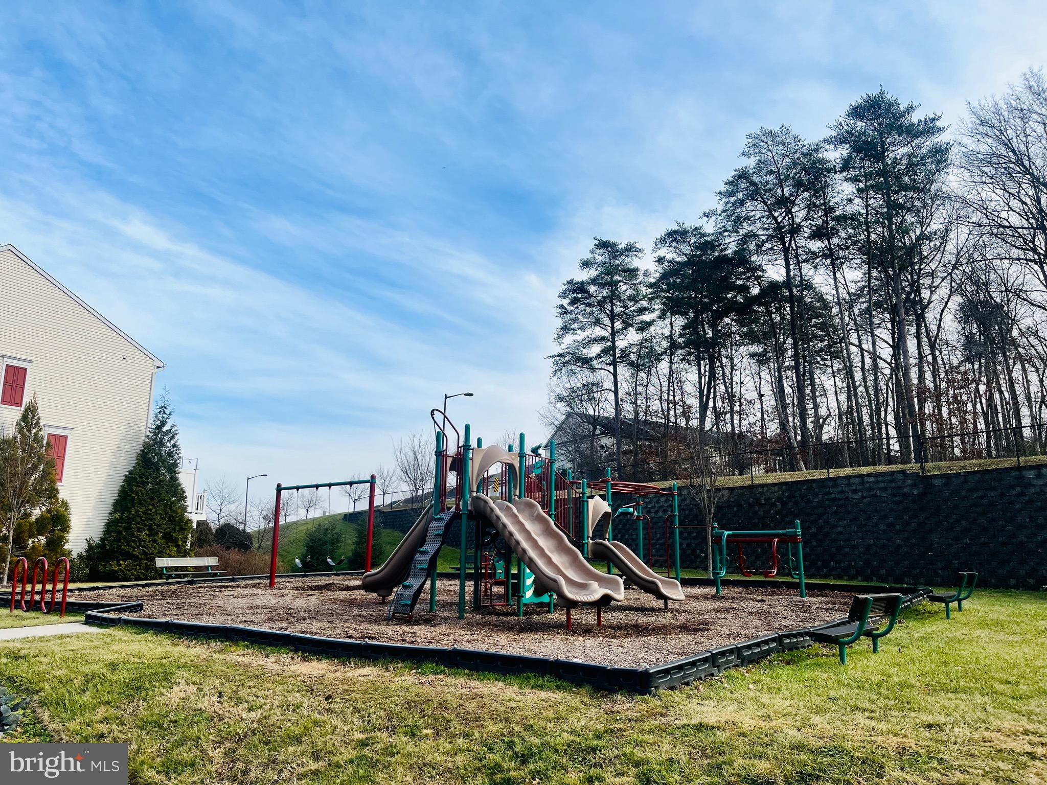 DORCHESTER WOODS - Residential Lease