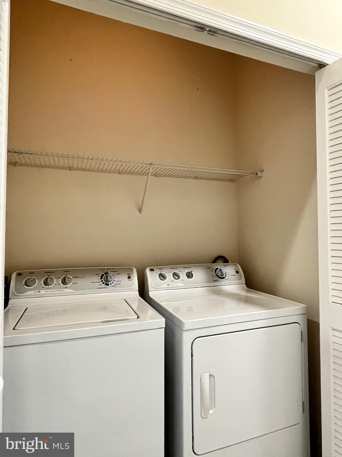 DORCHESTER WOODS - Residential Lease