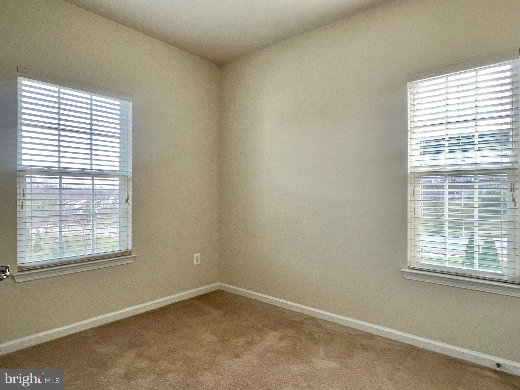 DORCHESTER WOODS - Residential Lease