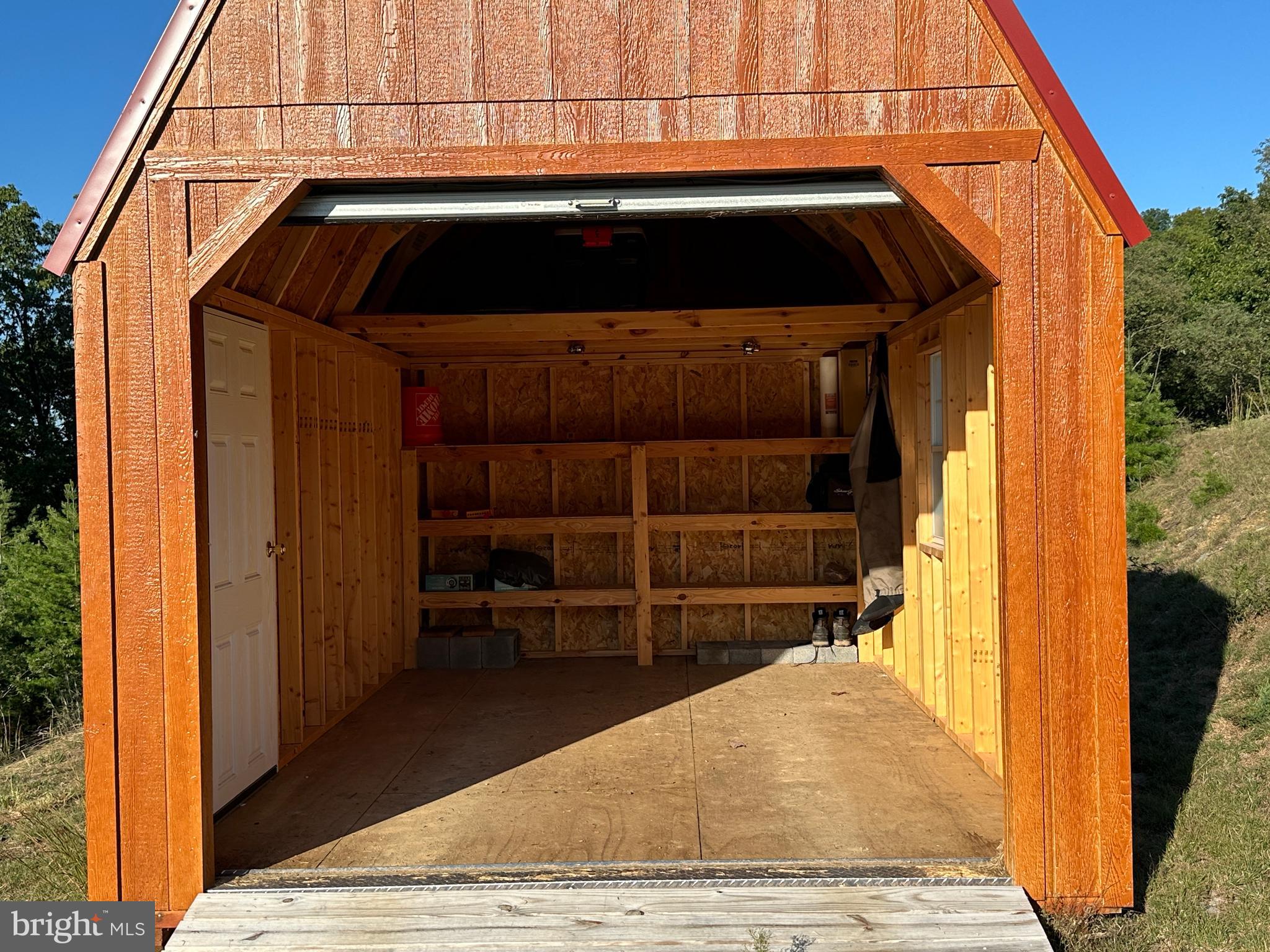 SHADOW KNOLLS - Residential