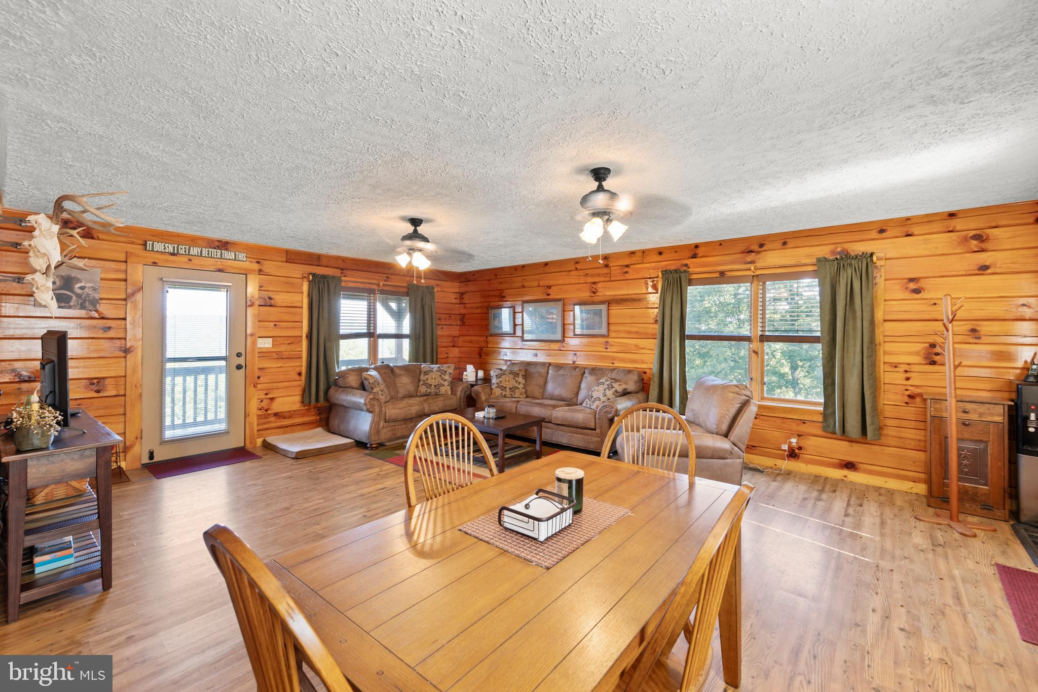 SHADOW KNOLLS - Residential