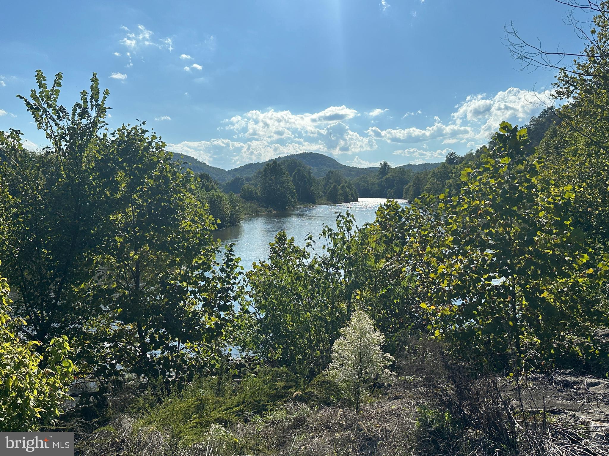 SHADOW KNOLLS - Residential