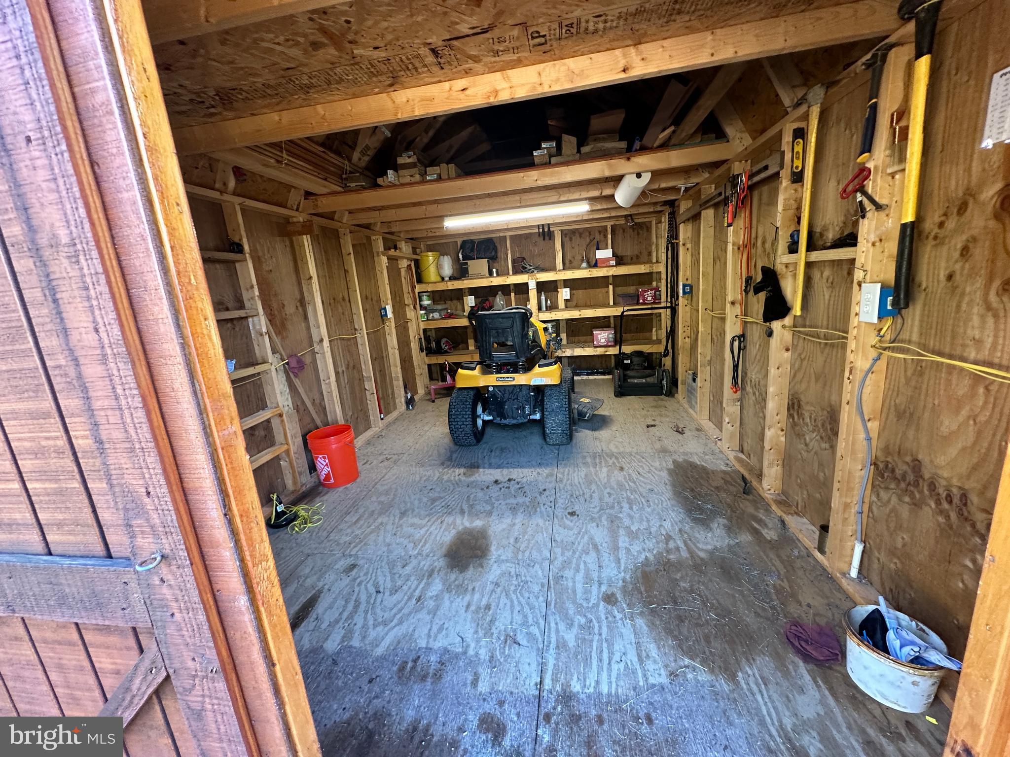 SHADOW KNOLLS - Residential