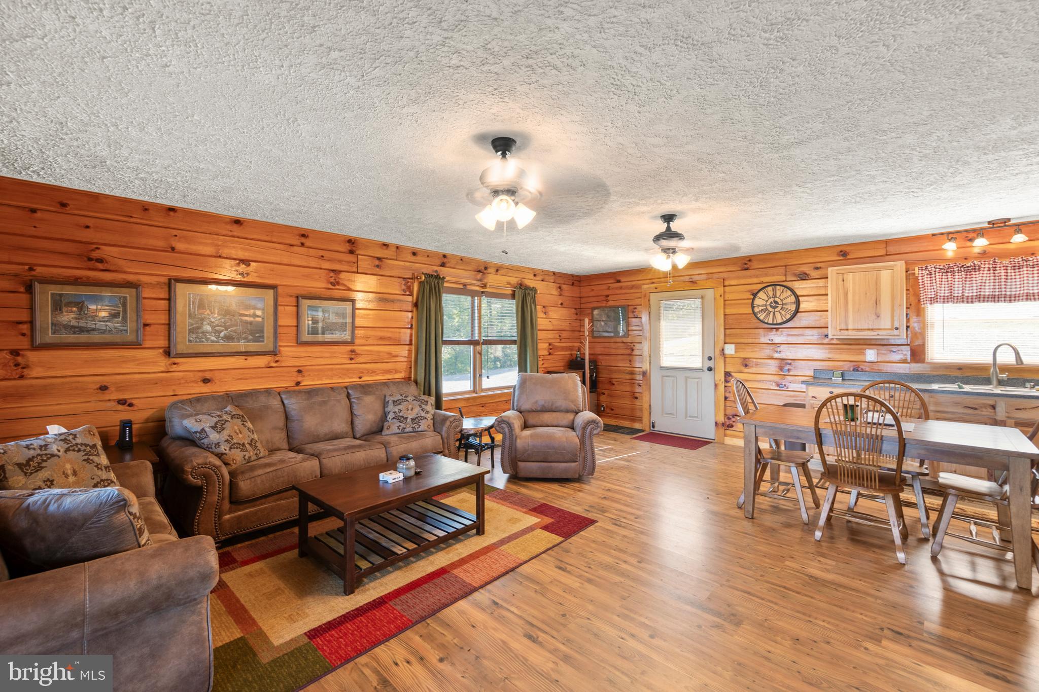 SHADOW KNOLLS - Residential