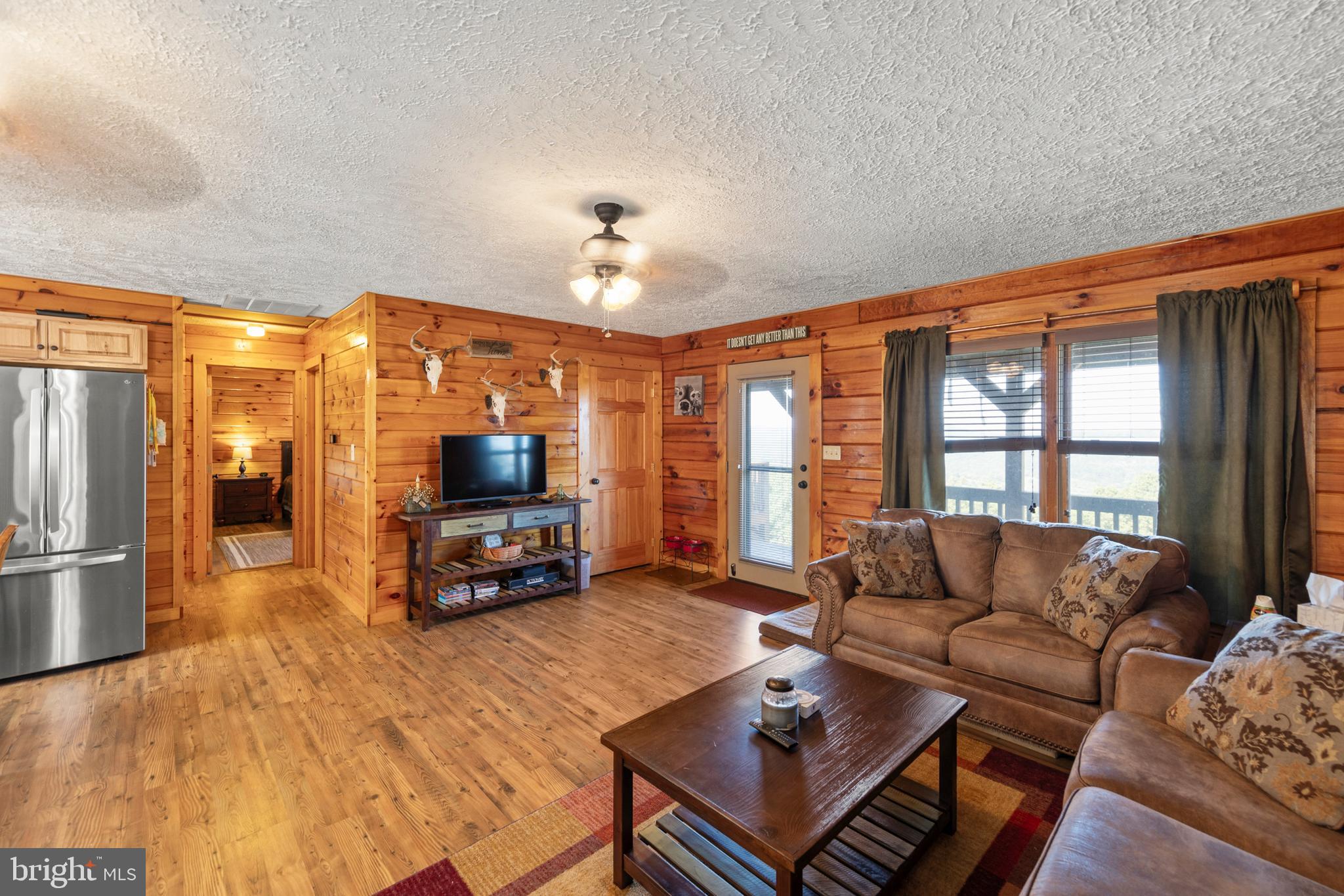 SHADOW KNOLLS - Residential