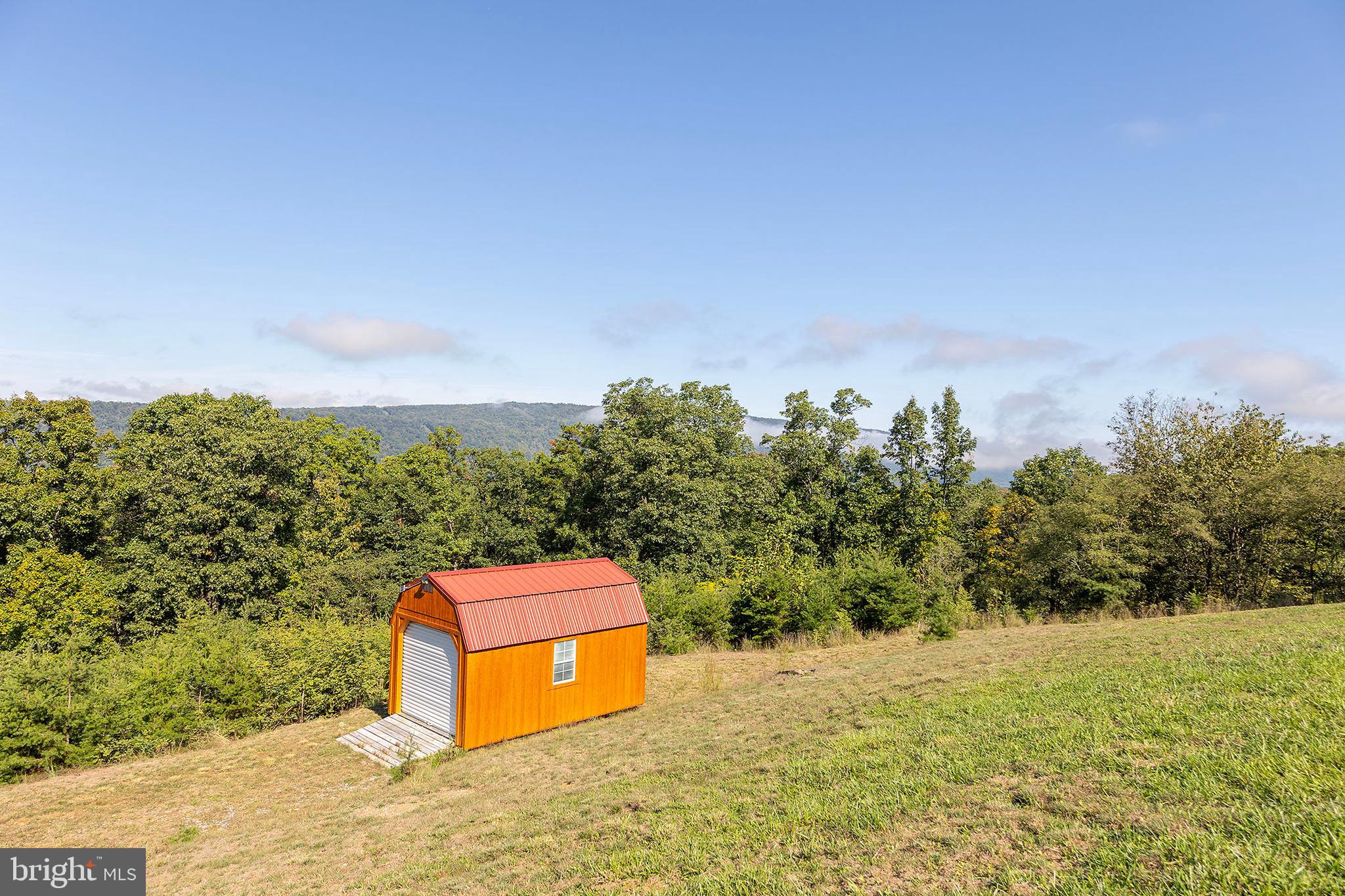 SHADOW KNOLLS - Residential
