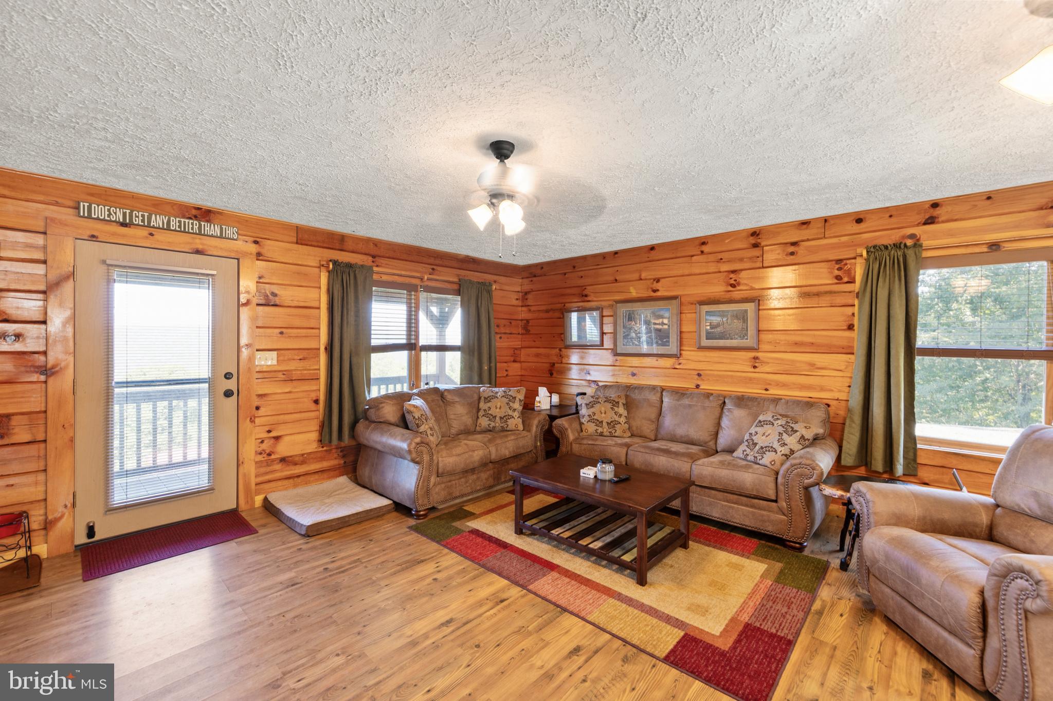 SHADOW KNOLLS - Residential