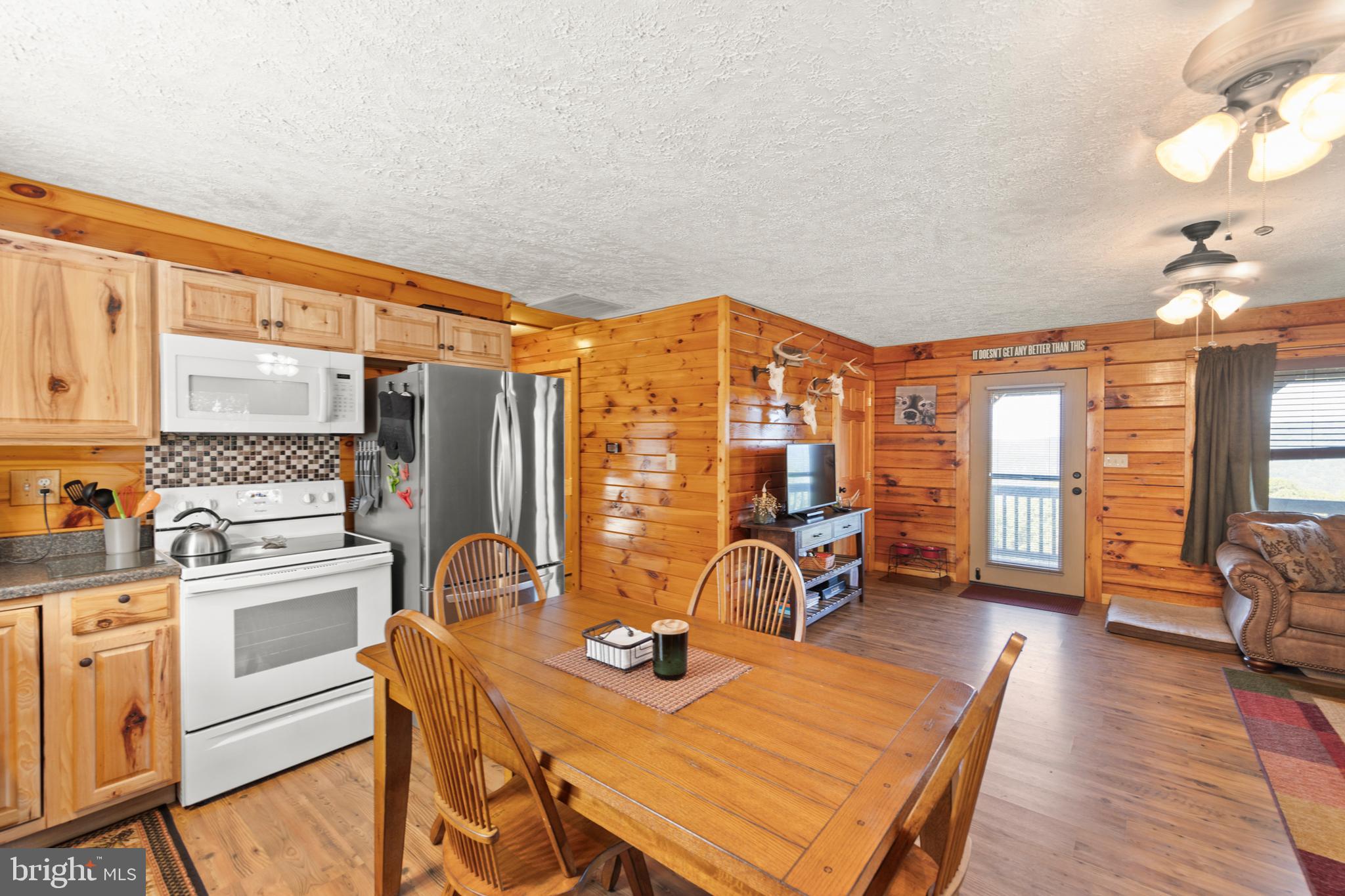 SHADOW KNOLLS - Residential