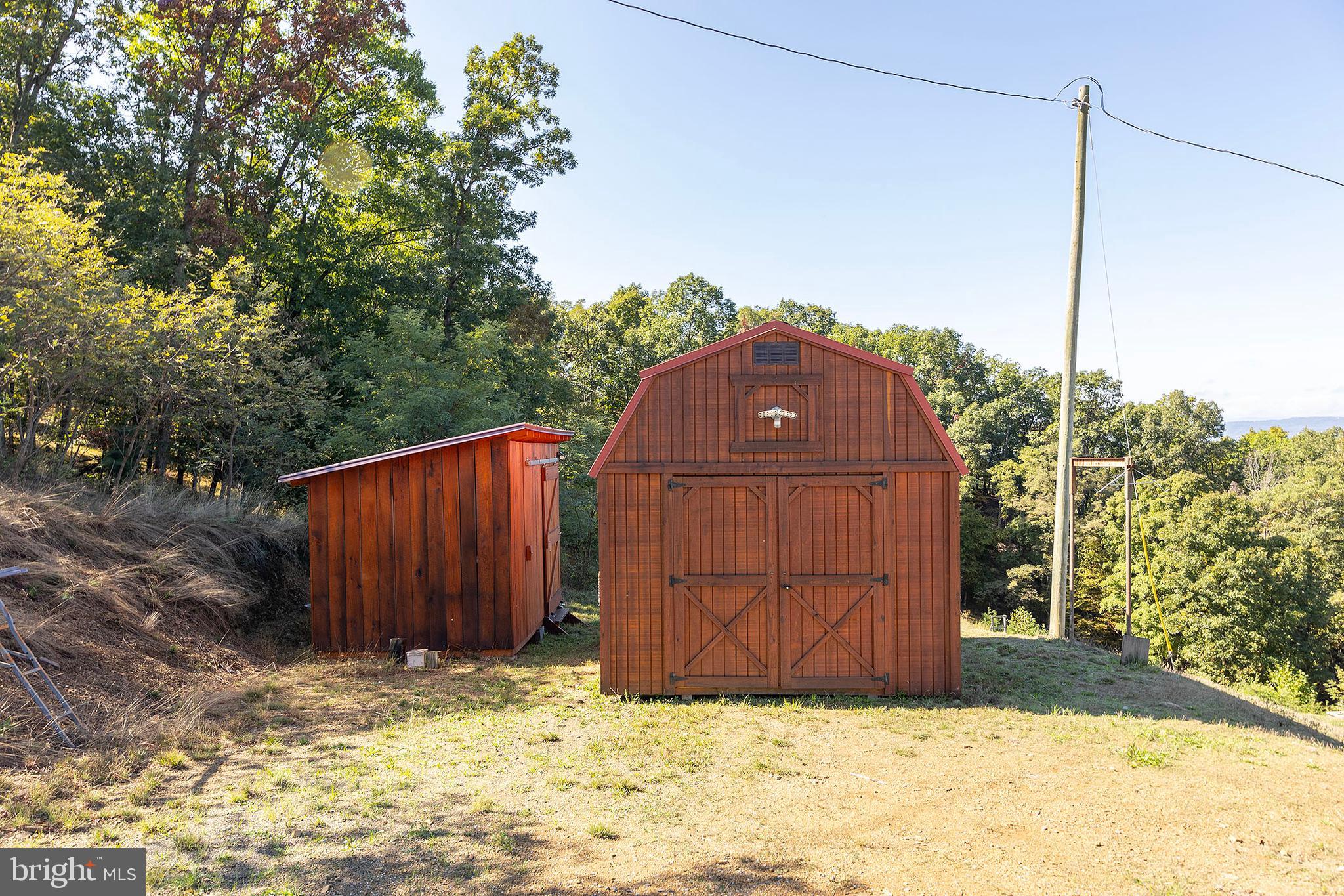 SHADOW KNOLLS - Residential