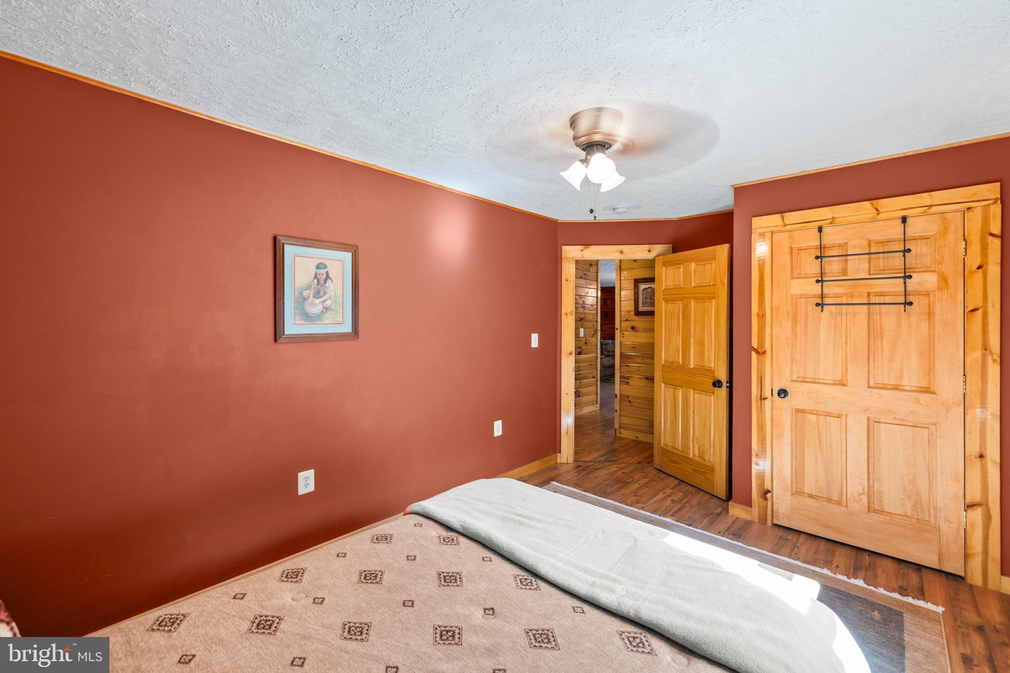 SHADOW KNOLLS - Residential