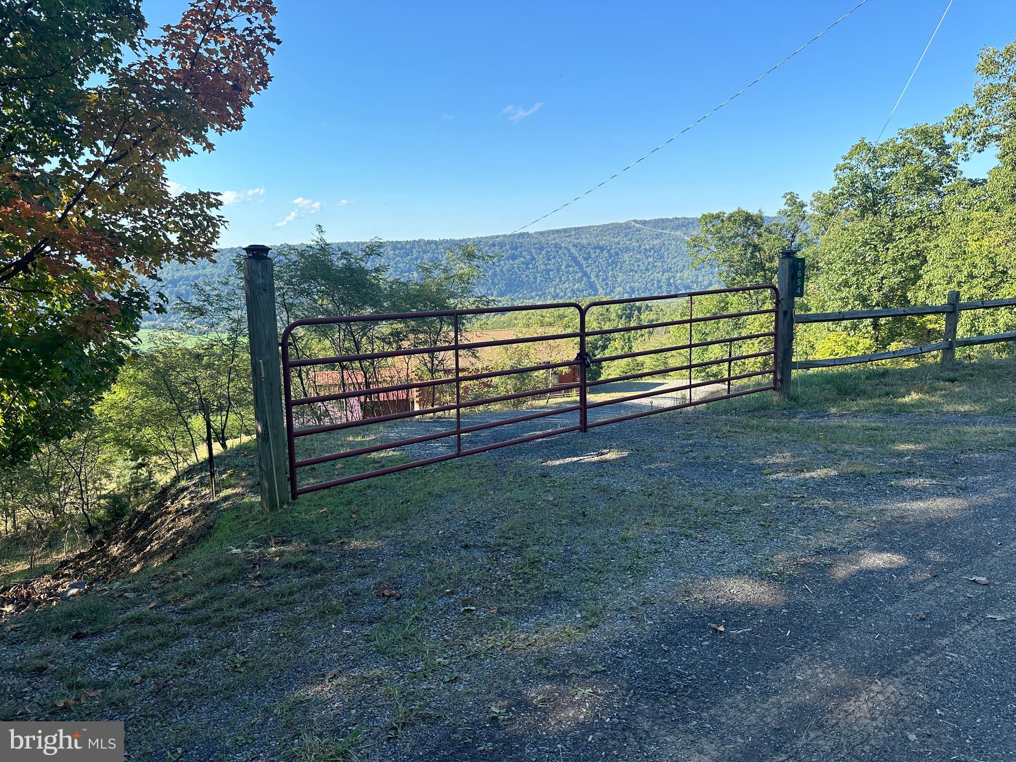 SHADOW KNOLLS - Residential