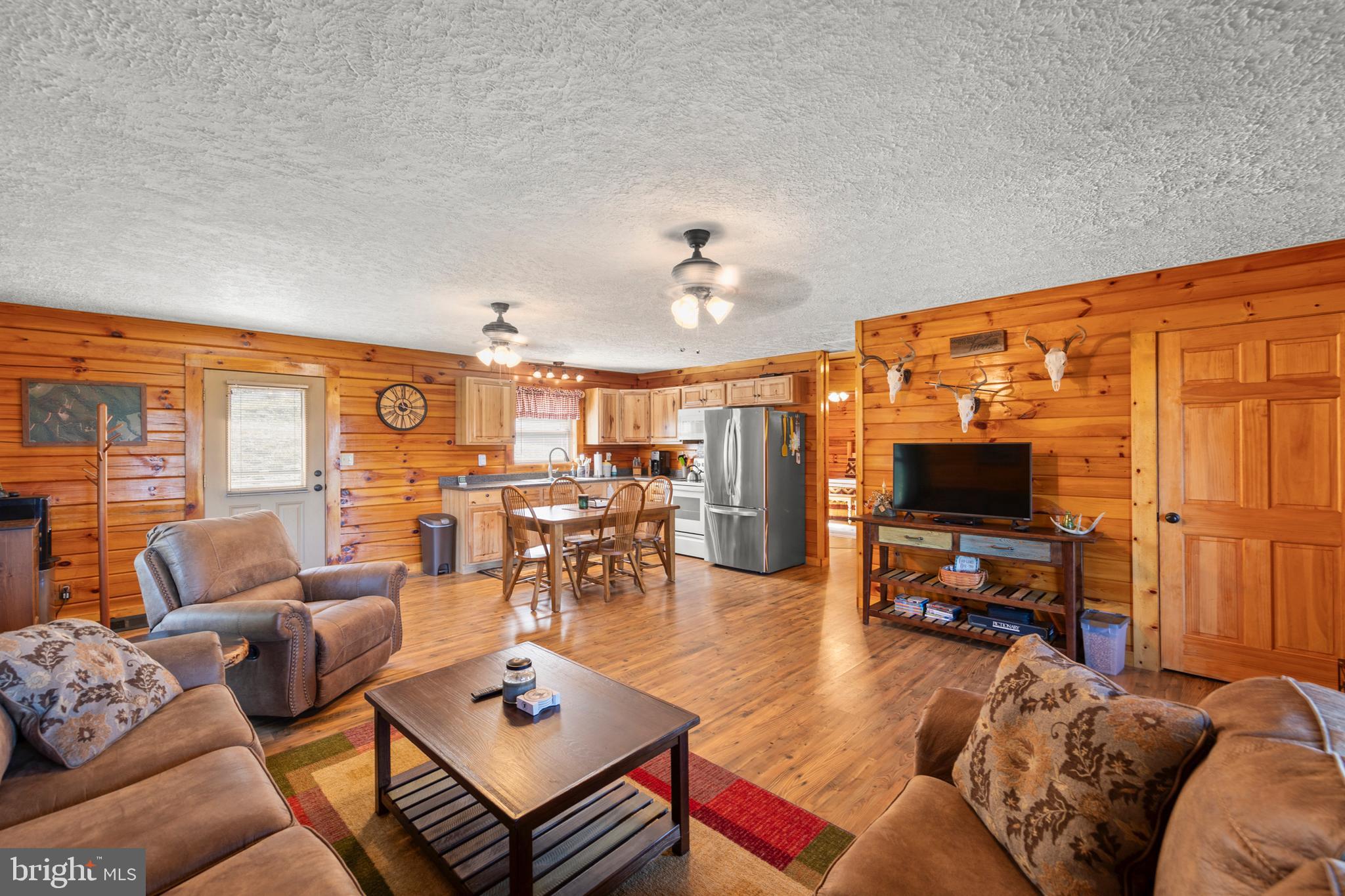 SHADOW KNOLLS - Residential