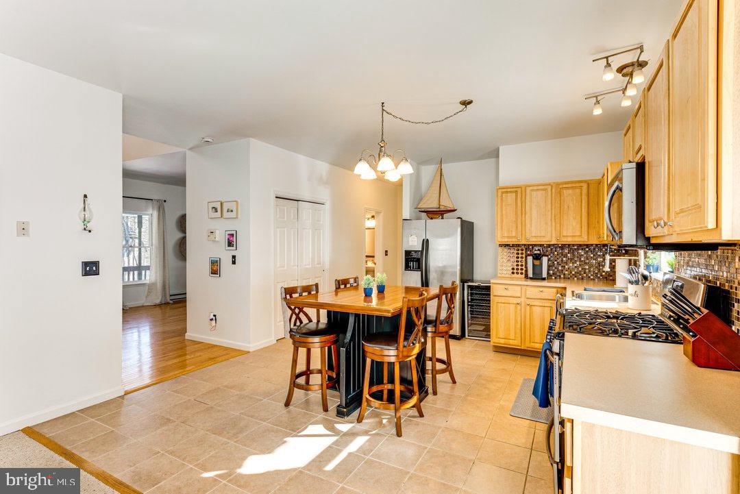 TALL OAKS - Residential