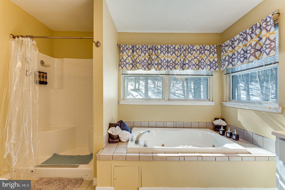 TALL OAKS - Residential