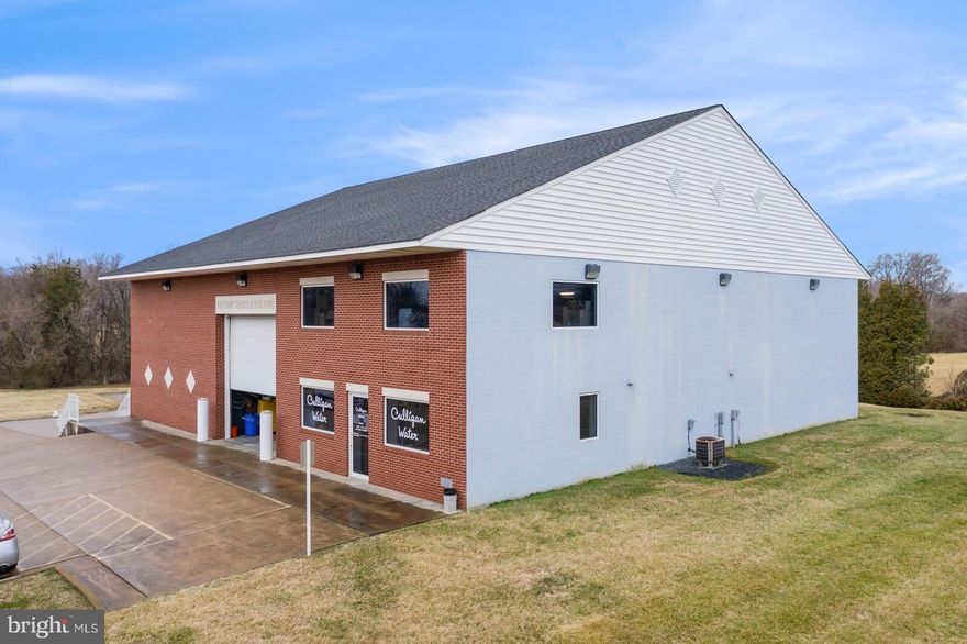 Corner lot! Industrial with Office, Mezzanine, Additional Storage, Two Drive-in Doors for Drive-through and Two Loading Docks. Mezzanine adds approximately 1200 SF of Storage. Outbuilding adds approximately 650 SF of Storage This property has just under 4 acres.  Approximately 7.5 miles from I-95 in Stafford Co.

Works for Investor or User as Landlord can terminate lease early with 150 days notice.
Current income numbers are a 5% Cap rate at the asking price.

Tenant has signed a 48 month extension that goes active 9/1/2025.

Multiple Uses permitted - please check Stafford Co Zoning for RC.  Also please consult documents for Proffer that shows further restrictions.