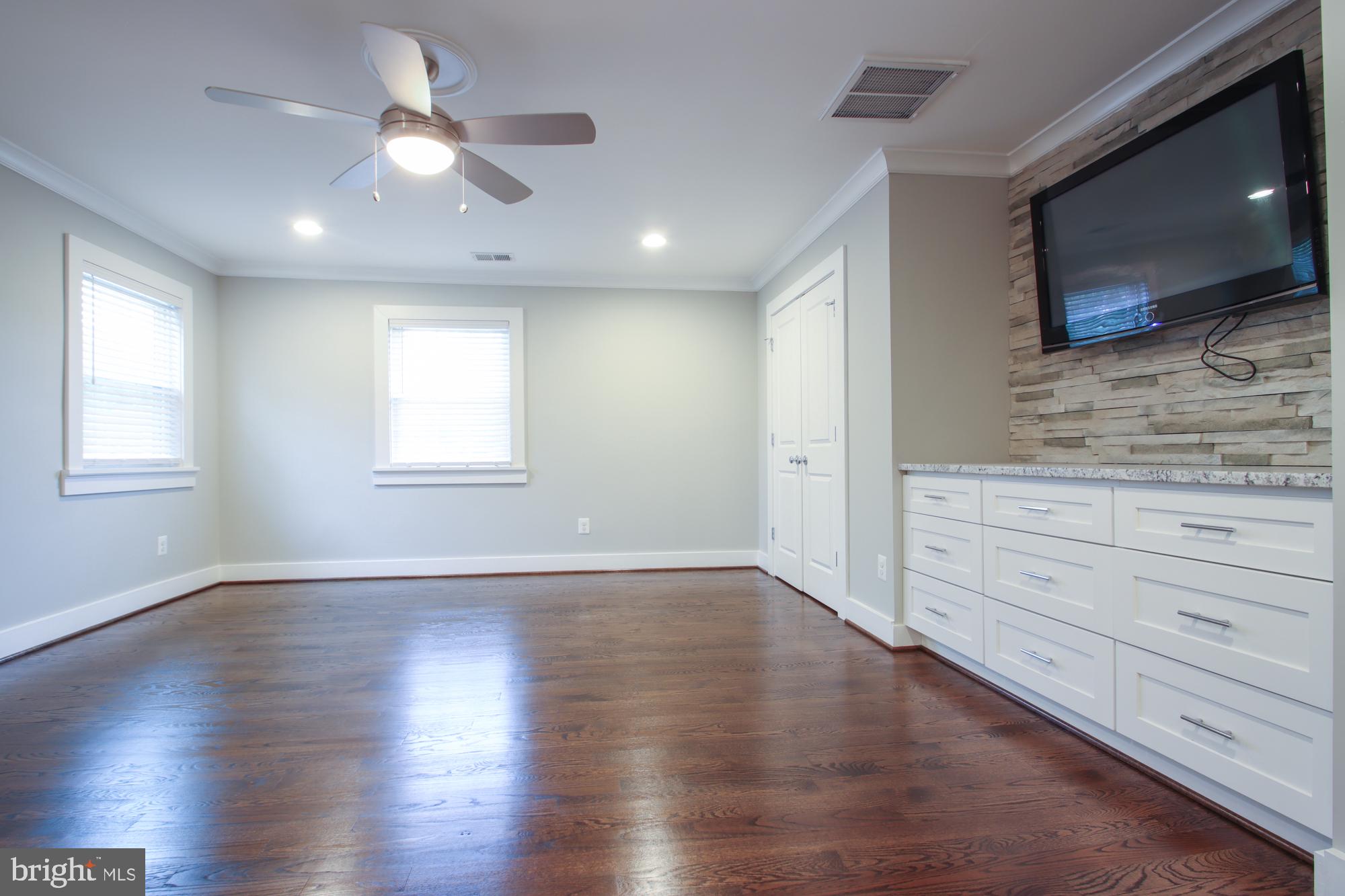 SPRINGDALE - Residential