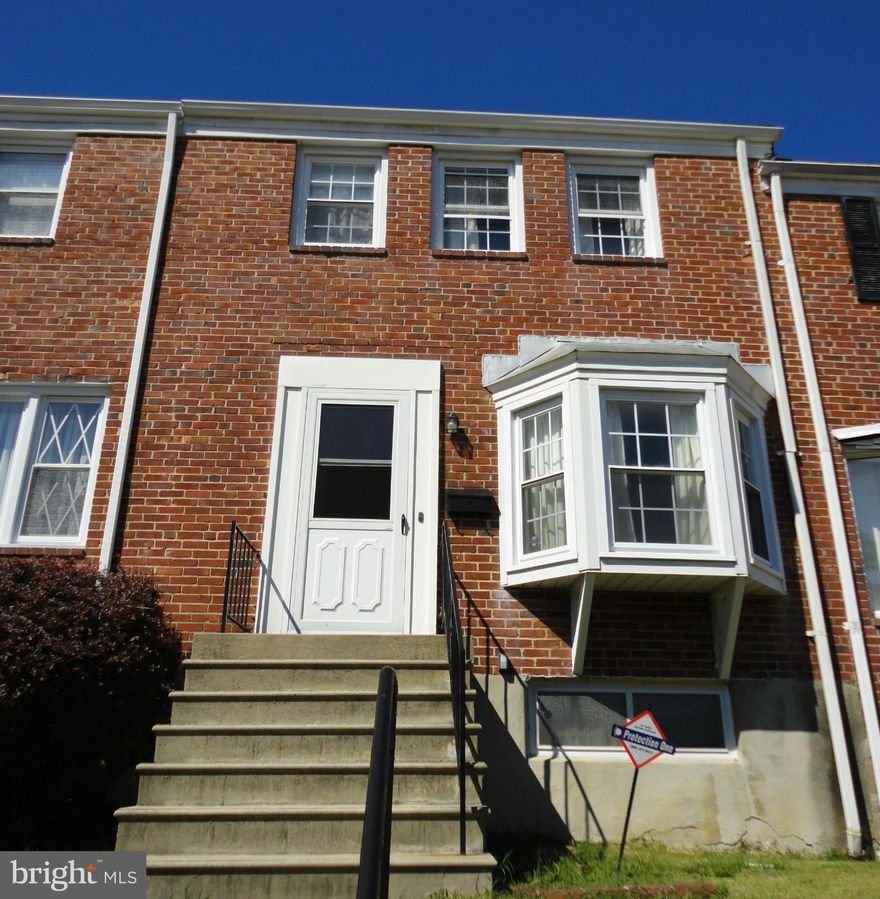 "AS-IS". SOLID TOWNHOUSE NEEDS UPDATING. ORIGINAL OWNERS. WOOD FLOORS ON  MAIN & UPPER LEVELS. TRADITIONAL LAYOUT. LIVING RM W/BAY WINDOW & BUILT-IN SHELVES.  SEPARATE DINING RM W/BUILT-IN CHINA CABINET & CHAIR RAILING.  LOWER LEVEL FAMILY ROOM W/PINE PANELING  & CONNECTION FOR GAS FIREPLACE. STAIRS TO ATTIC FOR EASY STORAGE. CONVENIENT LOCATION TO MAIN ROADS. FAMILY STILL IN PROCESS OF CLEANING.