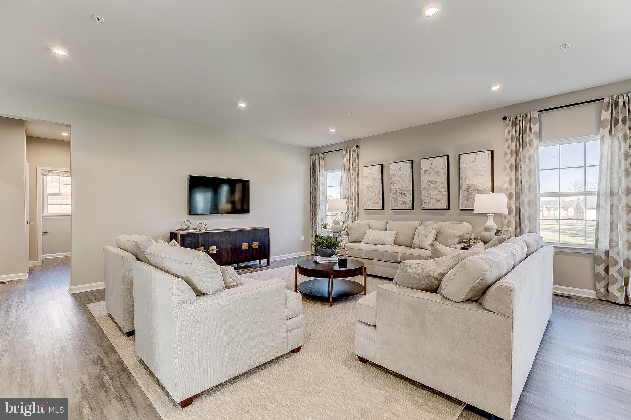 HERITAGE WOODS - Residential