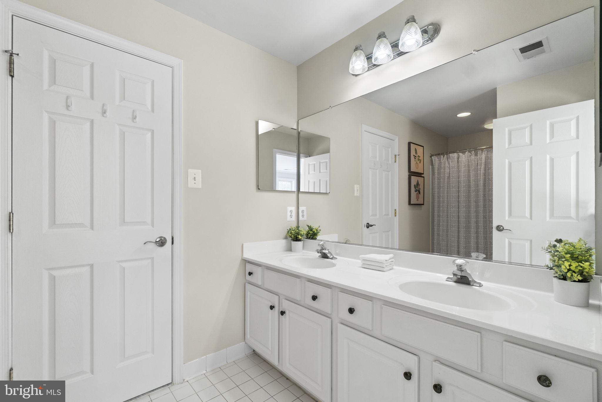 LAKELANDS GREAT SENECA - Residential