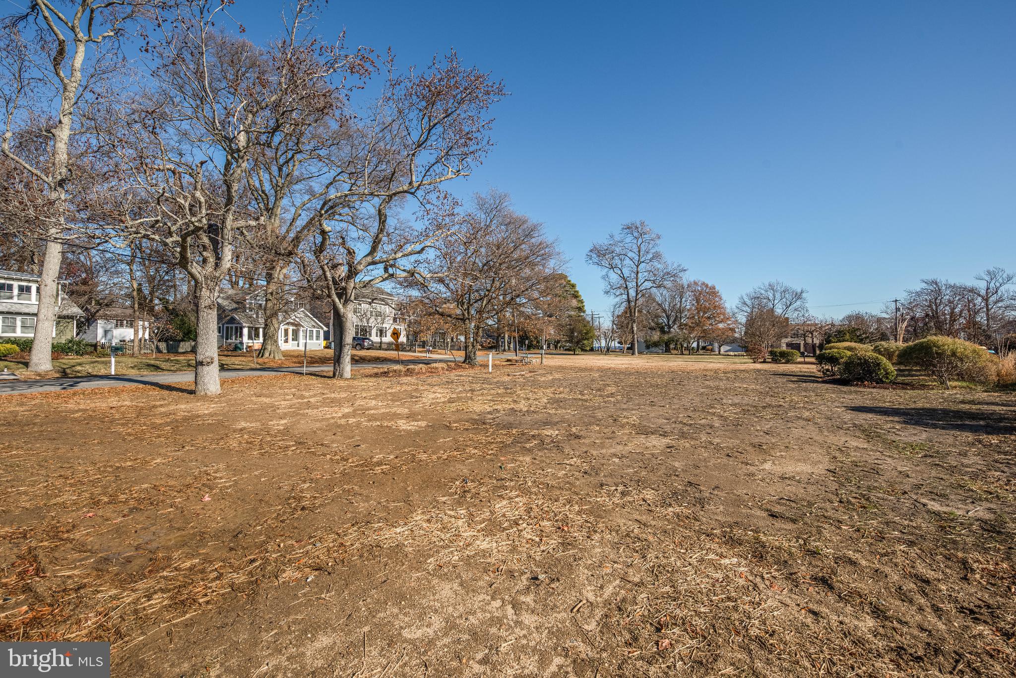 ARUNDEL ON THE BAY - Residential