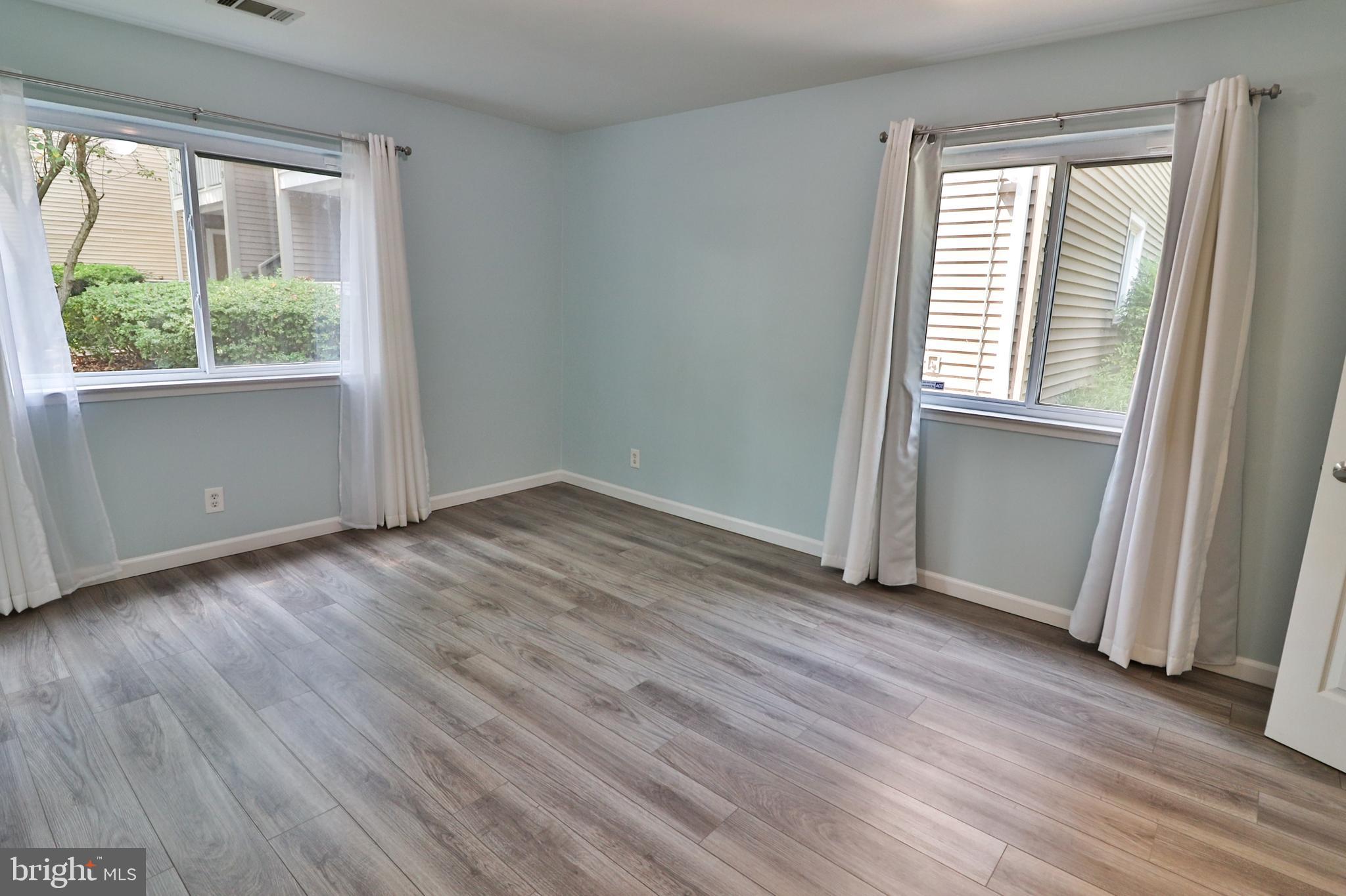 FARMINGDALE - Residential Lease