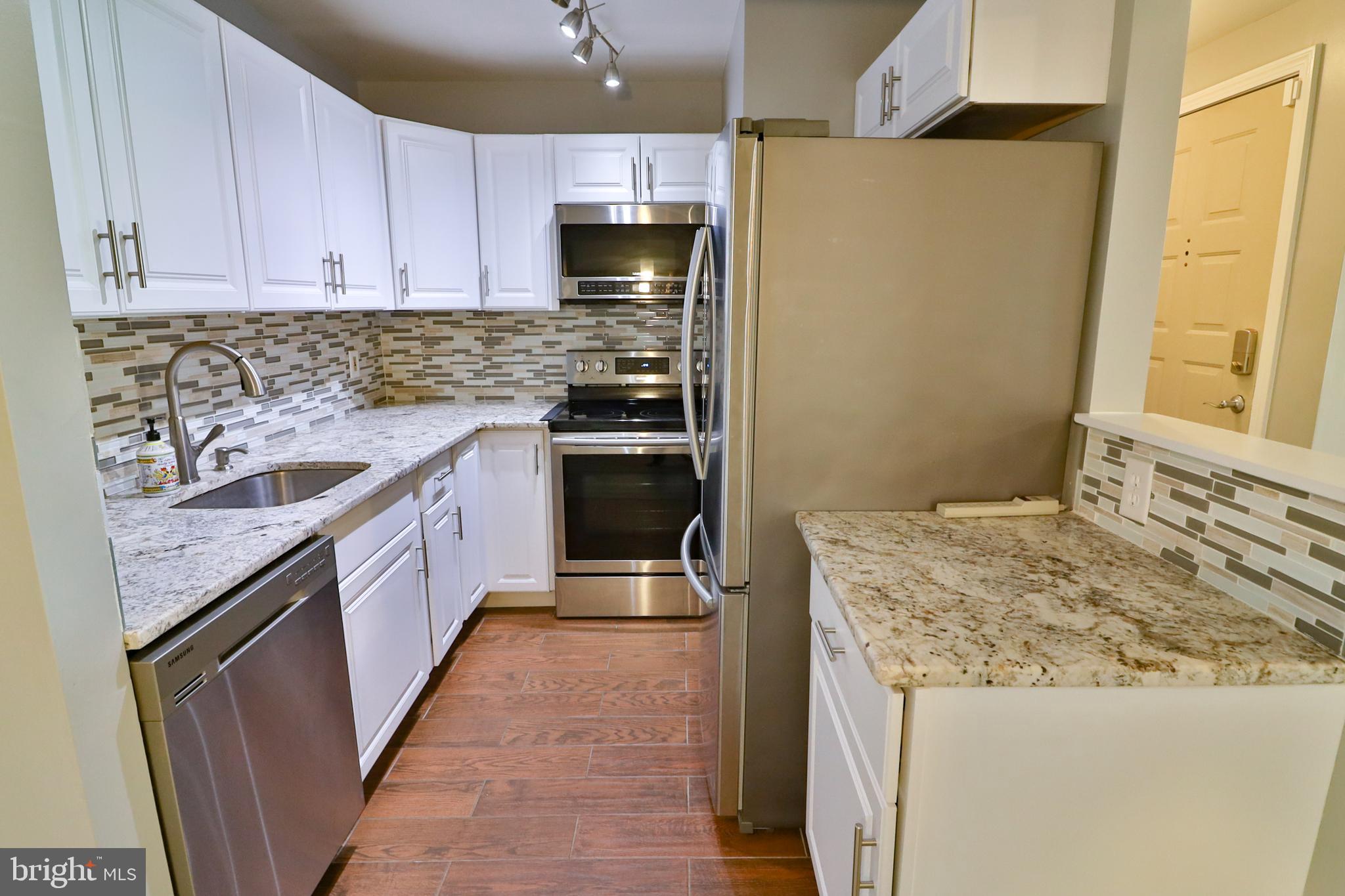 FARMINGDALE - Residential Lease