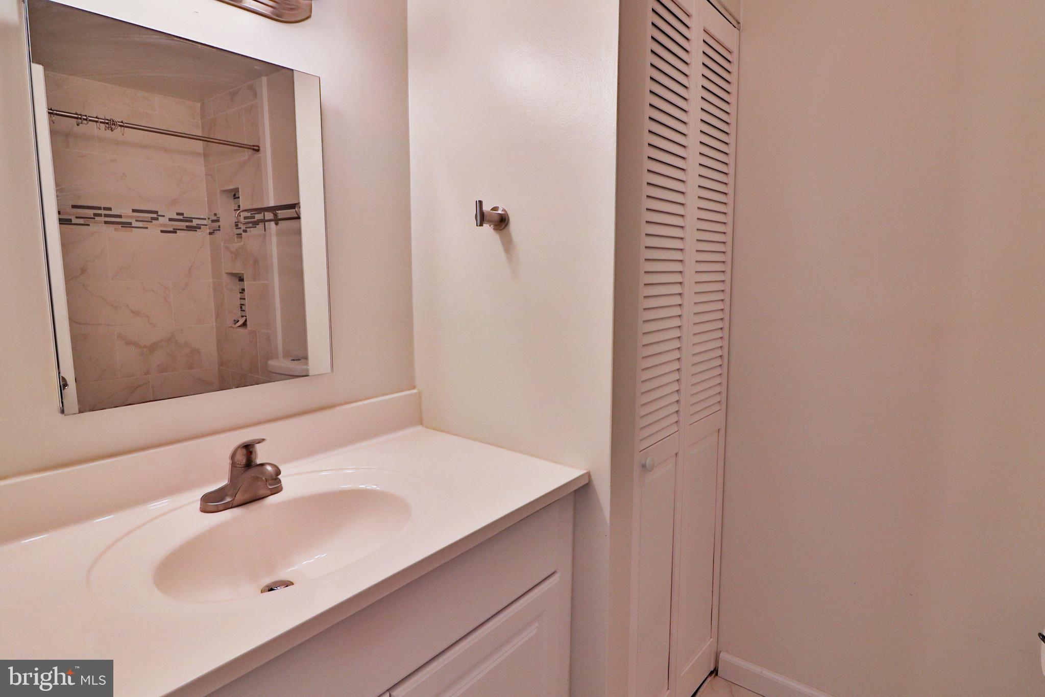 FARMINGDALE - Residential Lease