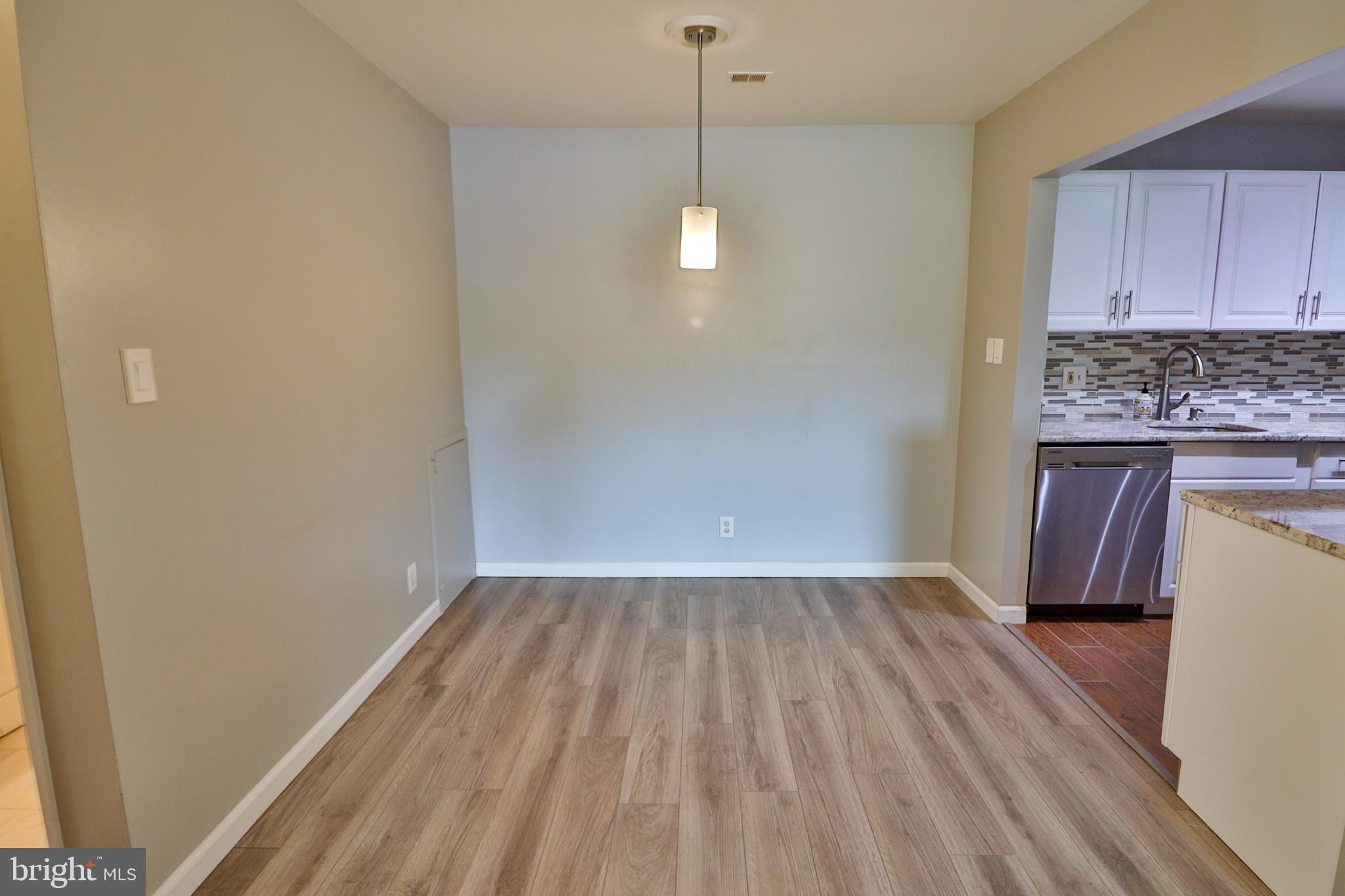 FARMINGDALE - Residential Lease