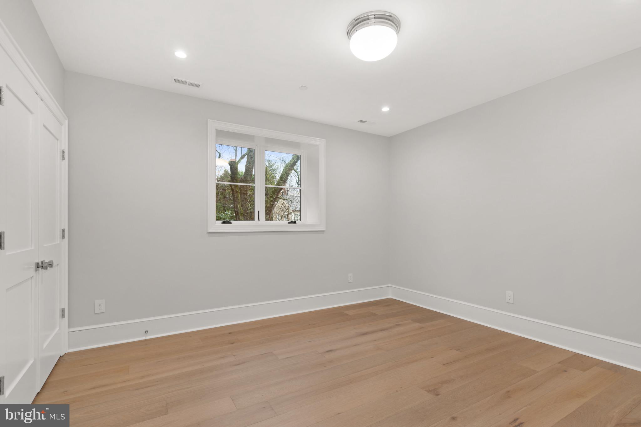 SPRING VALLEY - Residential