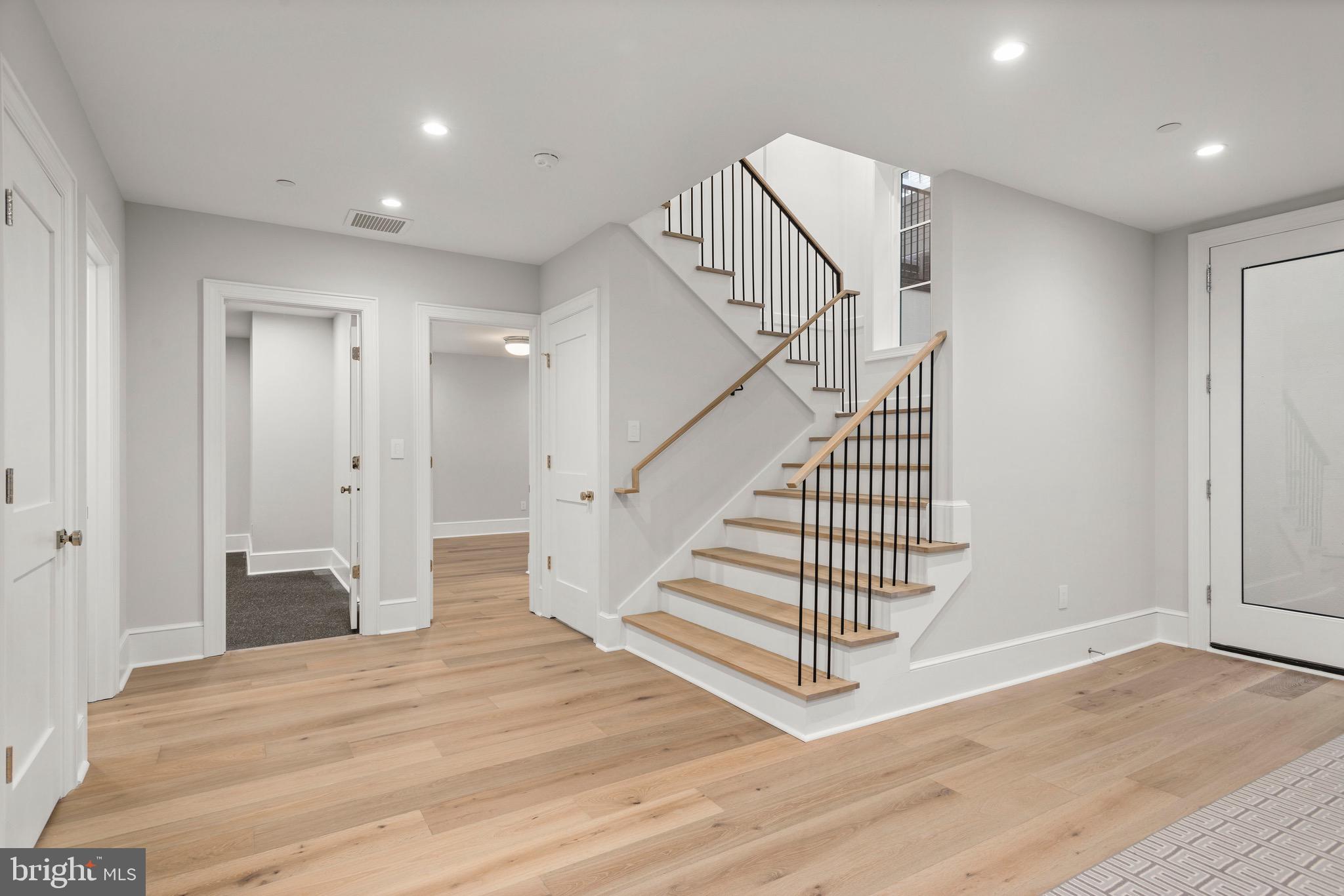 SPRING VALLEY - Residential