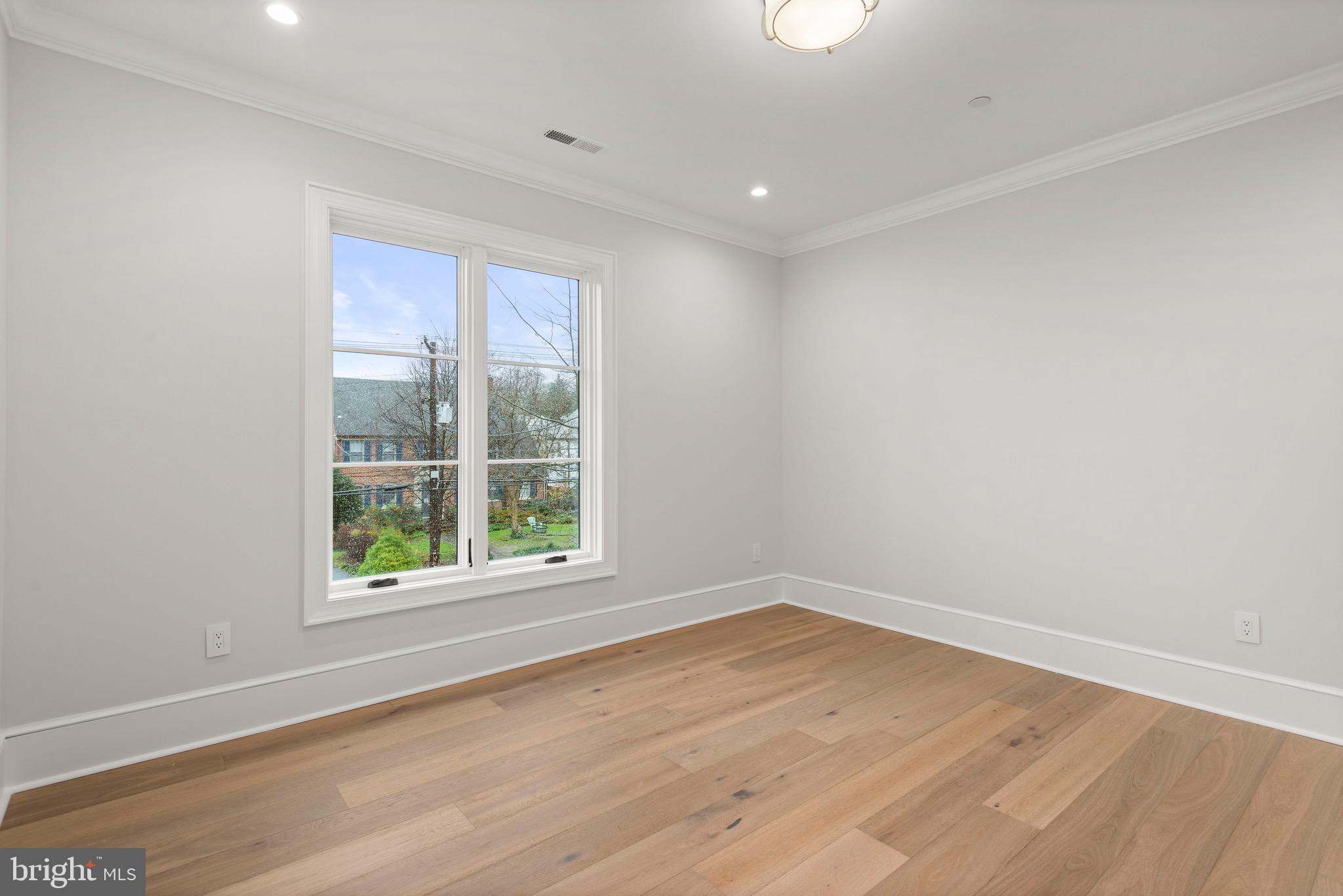 SPRING VALLEY - Residential